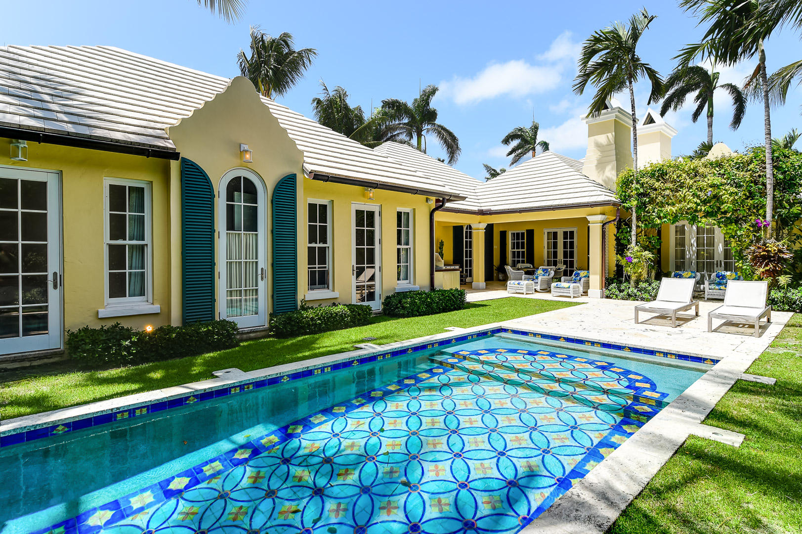 Stunning, Amanda Lindroth designed one story Bermuda custom finished 5 bedroom/6.5 bathroom + den on large lot in the near North End. Gorgeous outdoor covered loggia perfect for entertaining and tropically landscaped pool area. Close to the beach and with the perfect floorplan, this home has it all! Features include: Crestron system, smart house with security cameras/alarm, stone/hardwood floors, 3 gas fireplaces, invisible speakers, full house generator, & Hybrid Kalamazoo Grill. Asking $8.5M