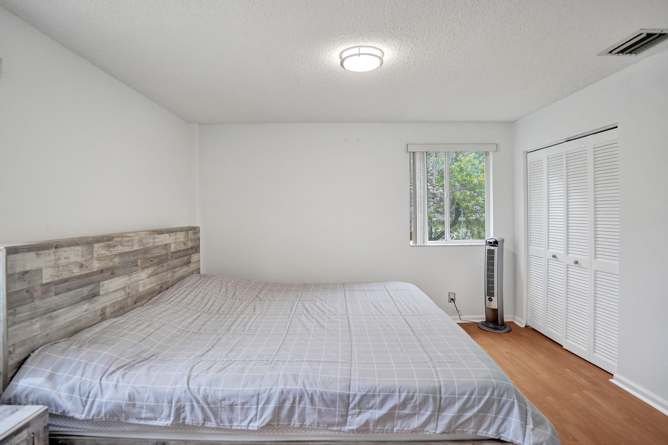 EMBASSY LAKES PHASE II - Residential