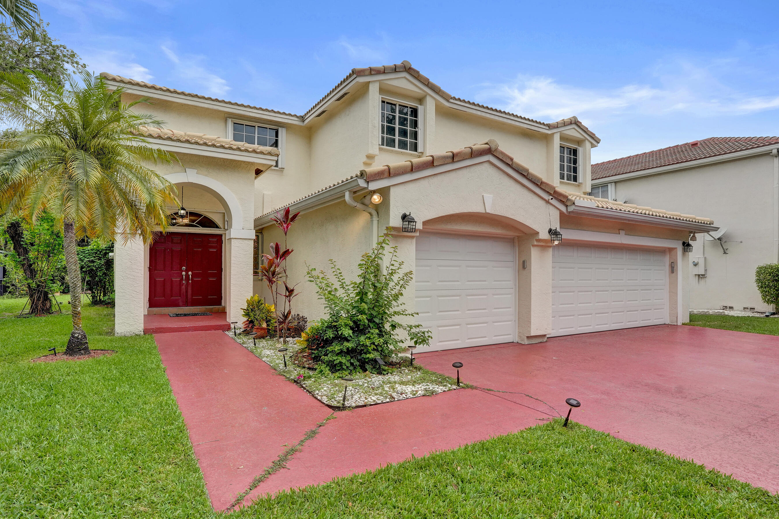 EMBASSY LAKES PHASE II - Residential