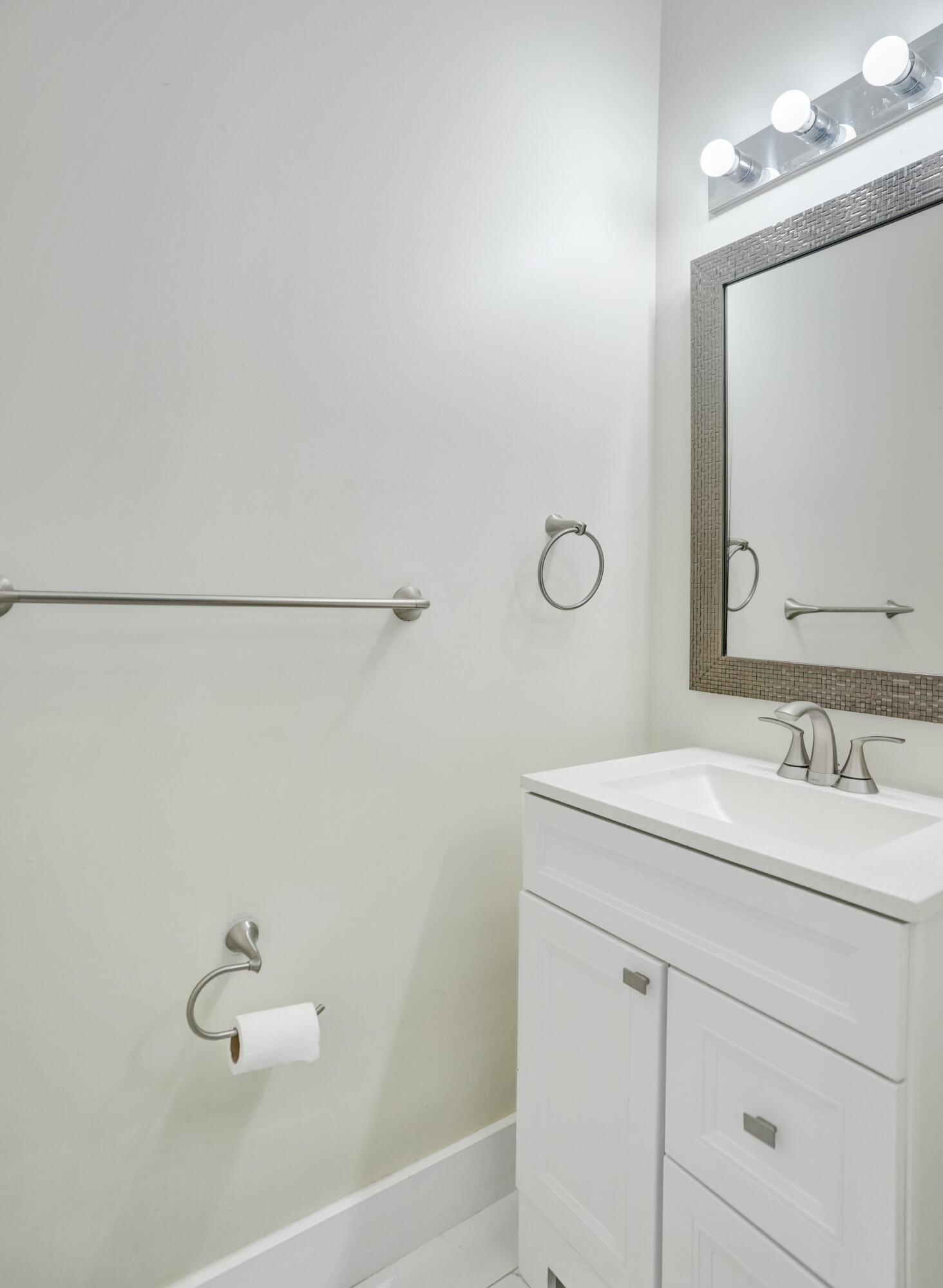 EMBASSY LAKES PHASE II - Residential