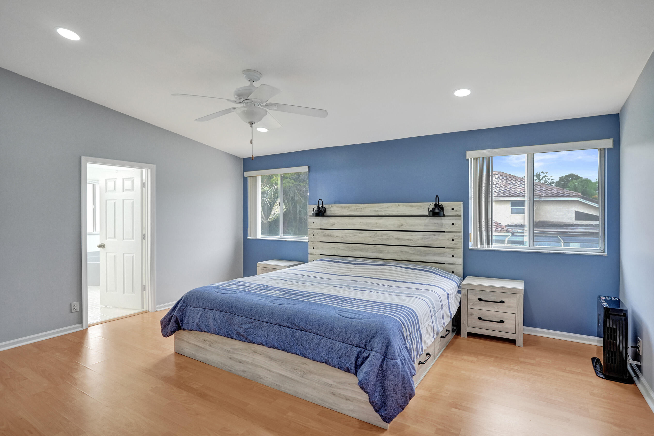 EMBASSY LAKES PHASE II - Residential