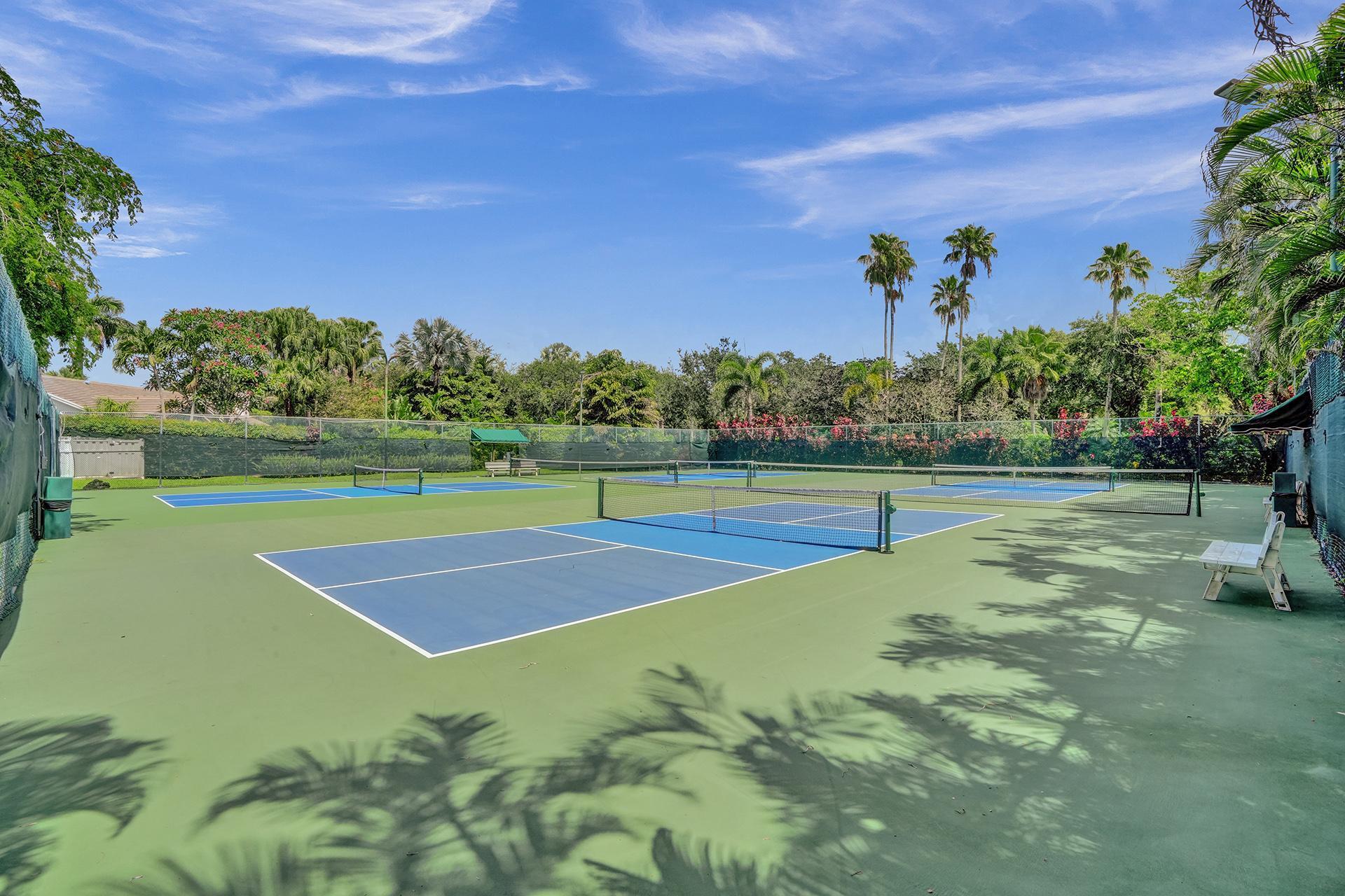 EMBASSY LAKES PHASE II - Residential