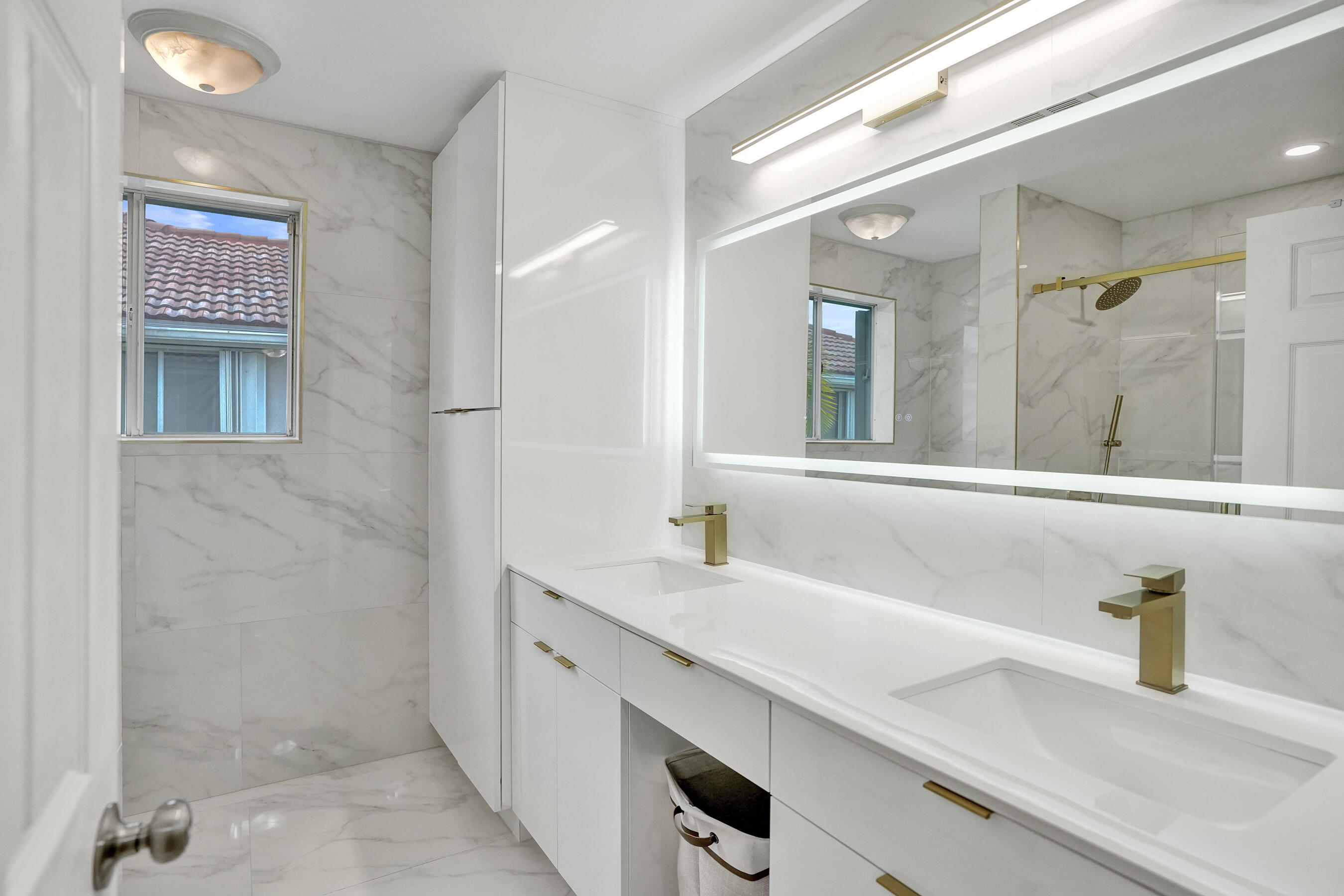 EMBASSY LAKES PHASE II - Residential