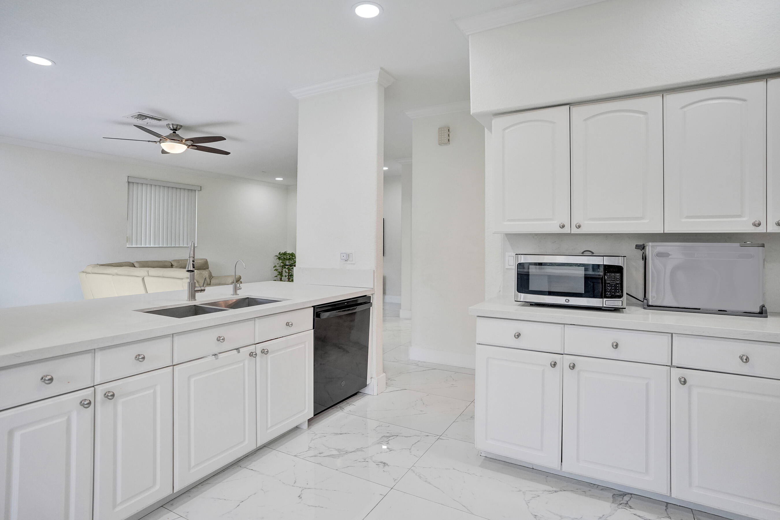 EMBASSY LAKES PHASE II - Residential