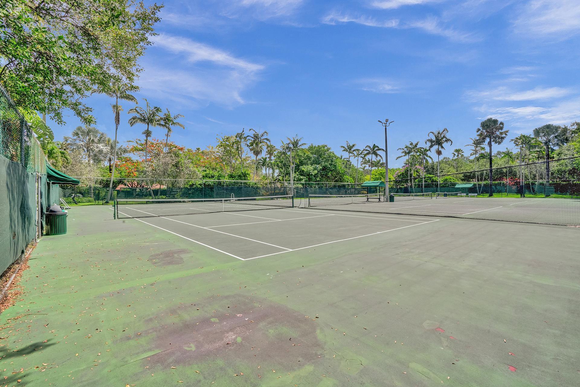 EMBASSY LAKES PHASE II - Residential