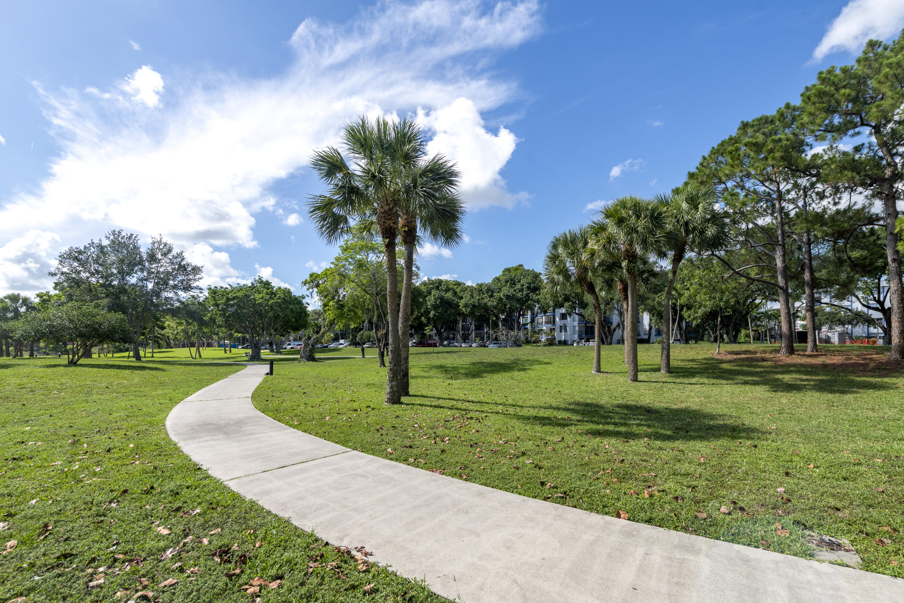 INVERRARY COUNTRY CLUB - Residential