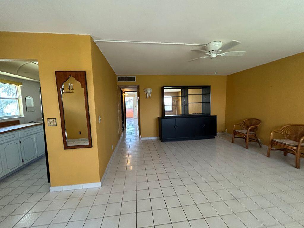 KINGS POINT SAXONY CONDOS - Residential