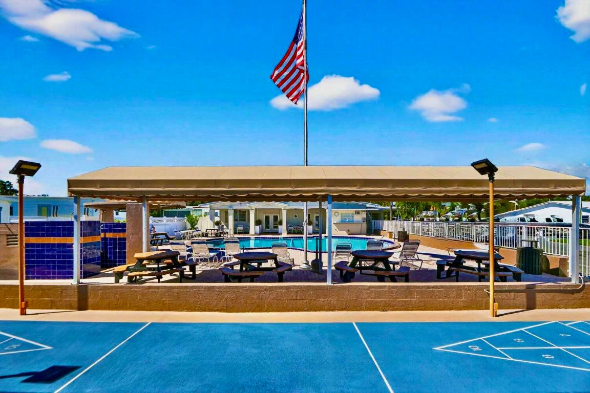 Orangebrook Harbor - Residential