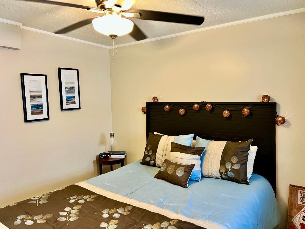 Orangebrook Harbor - Residential