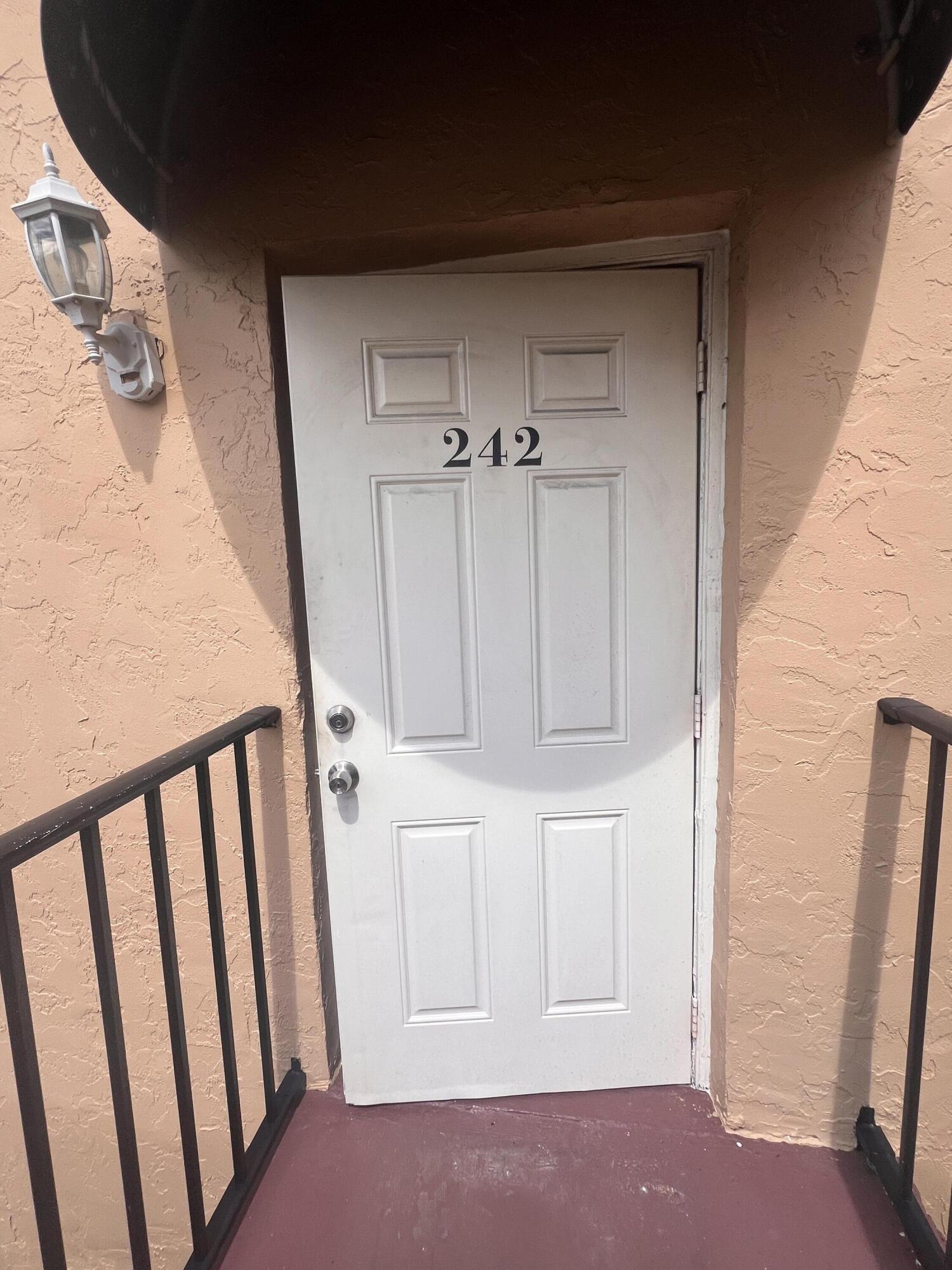 LAURELS AT SHERWOOD CONDO - Residential Lease