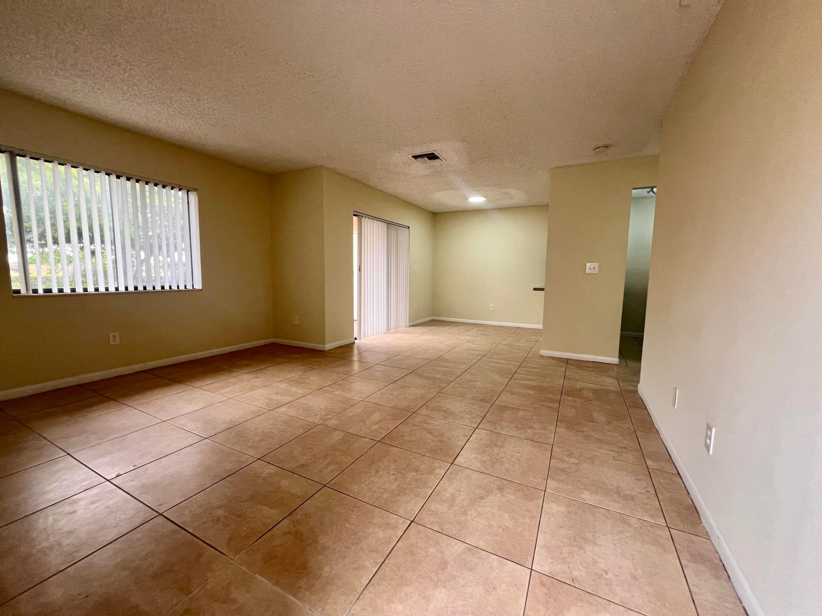 LAURELS AT SHERWOOD CONDO - Residential Lease