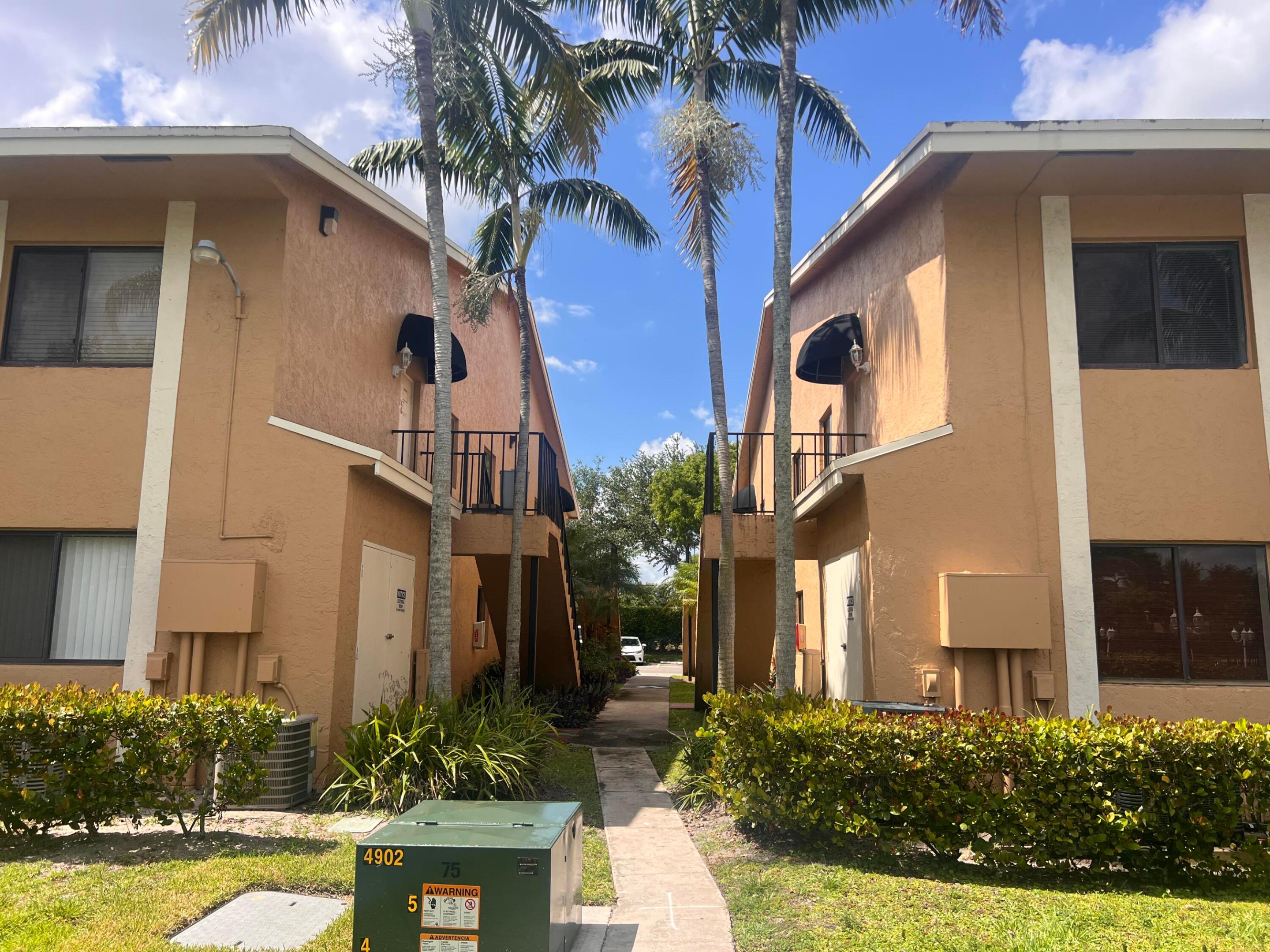 LAURELS AT SHERWOOD CONDO - Residential Lease