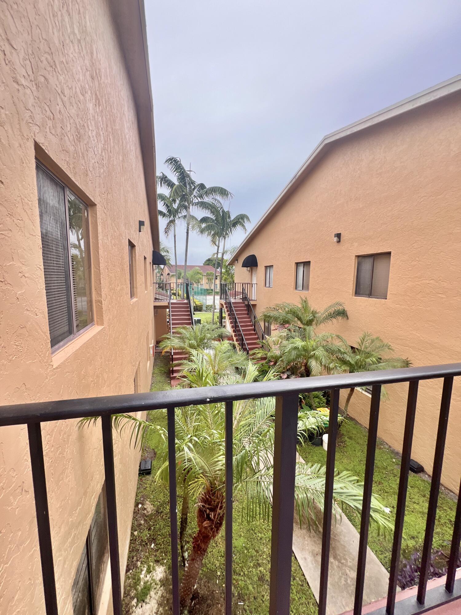 LAURELS AT SHERWOOD CONDO - Residential Lease