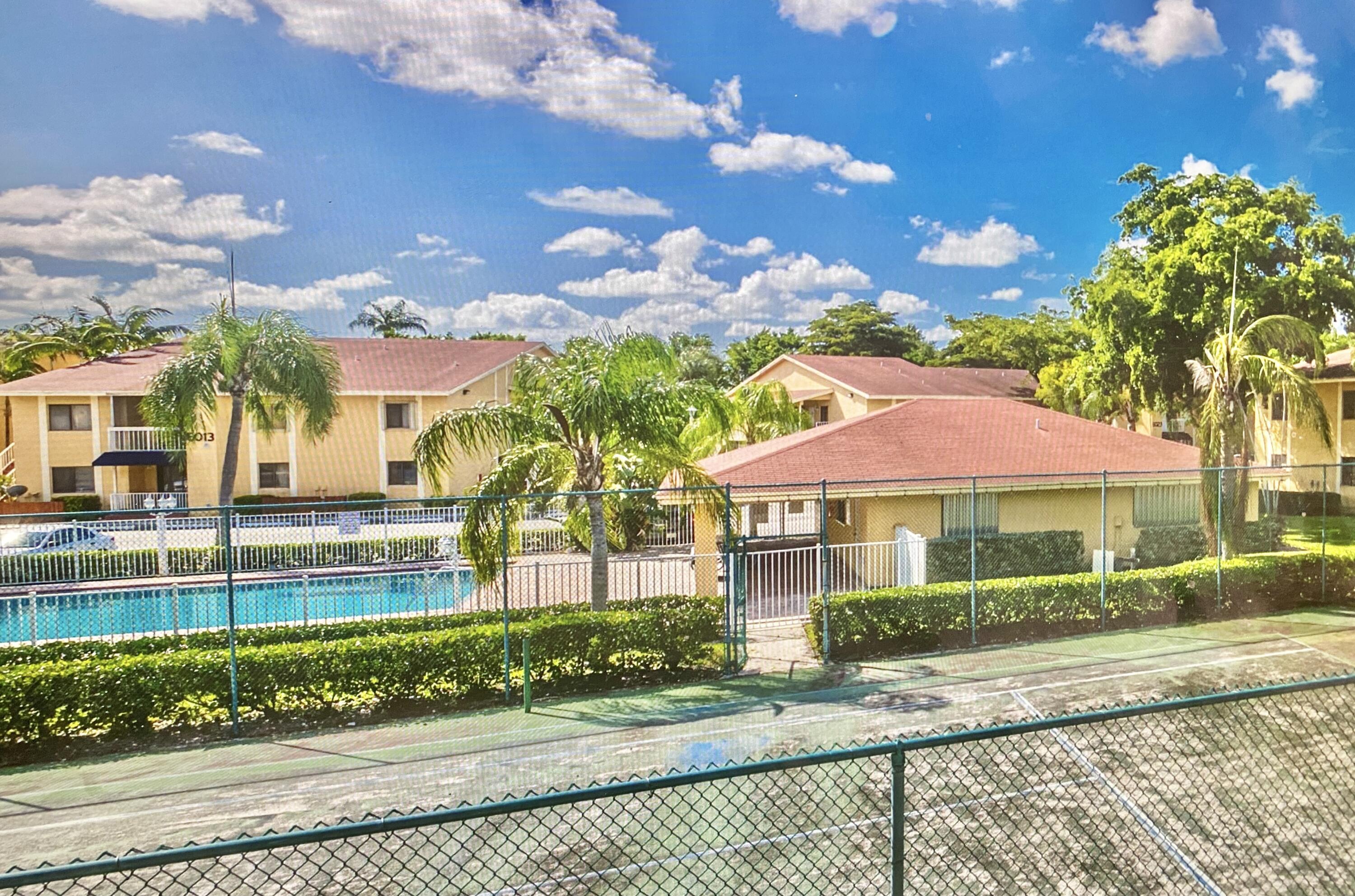 LAURELS AT SHERWOOD CONDO - Residential Lease