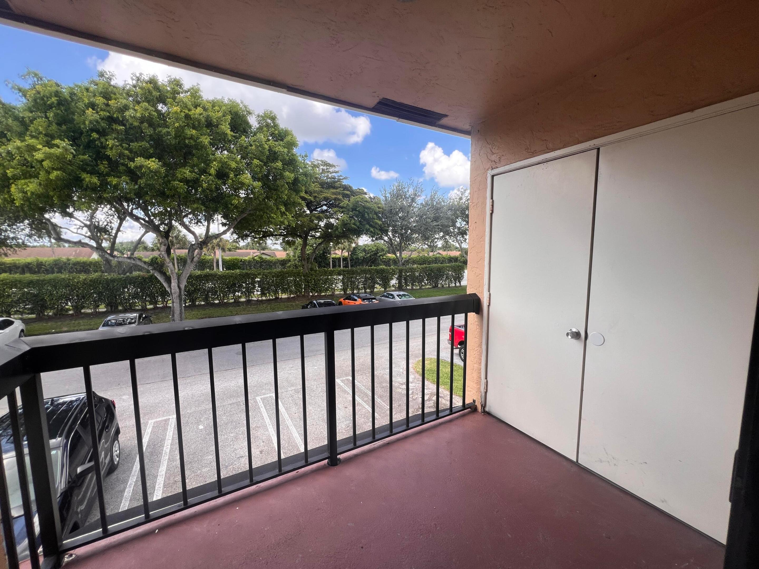 LAURELS AT SHERWOOD CONDO - Residential Lease