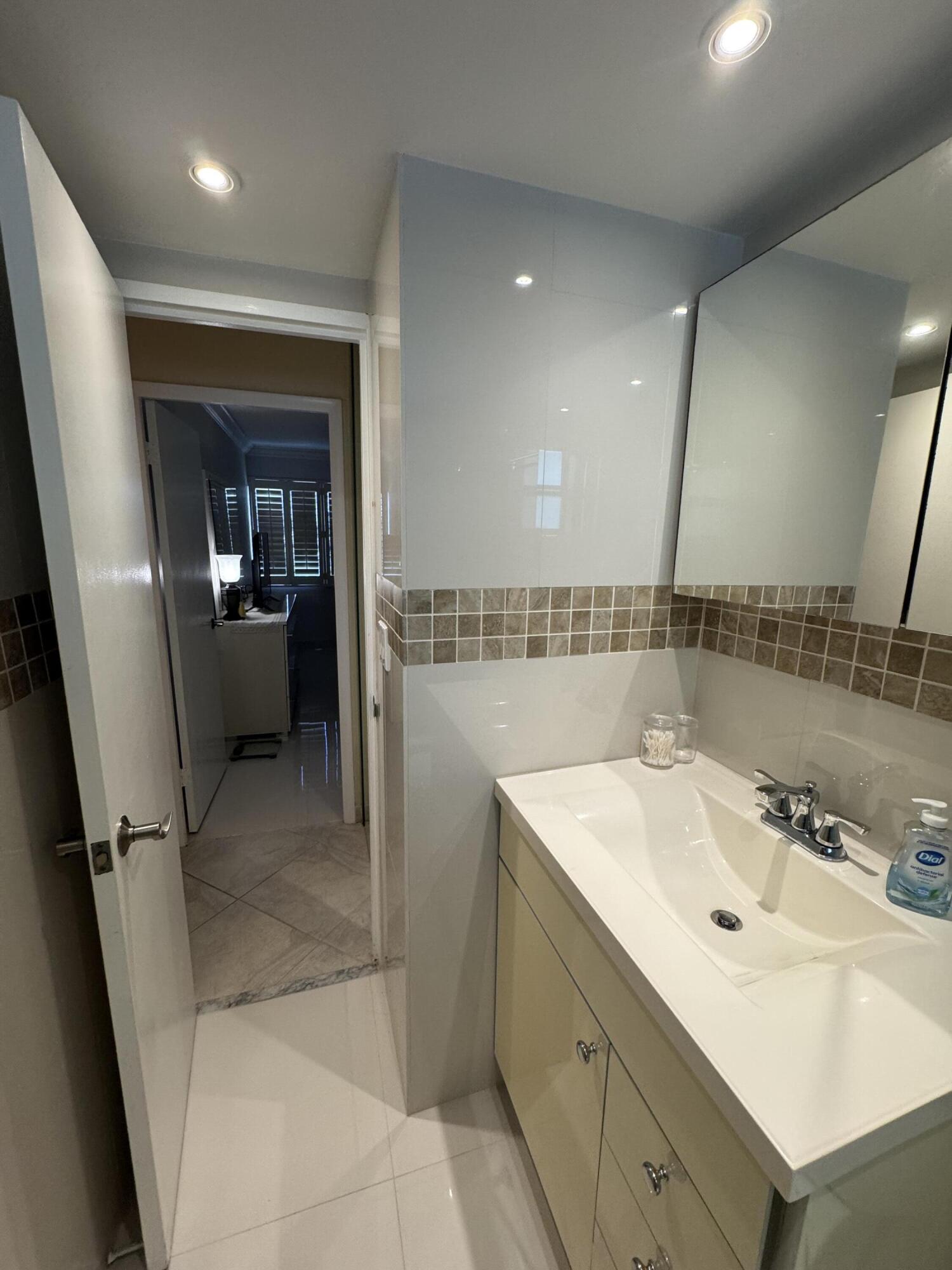 KINGS POINT IMPERIAL CONDO - Residential