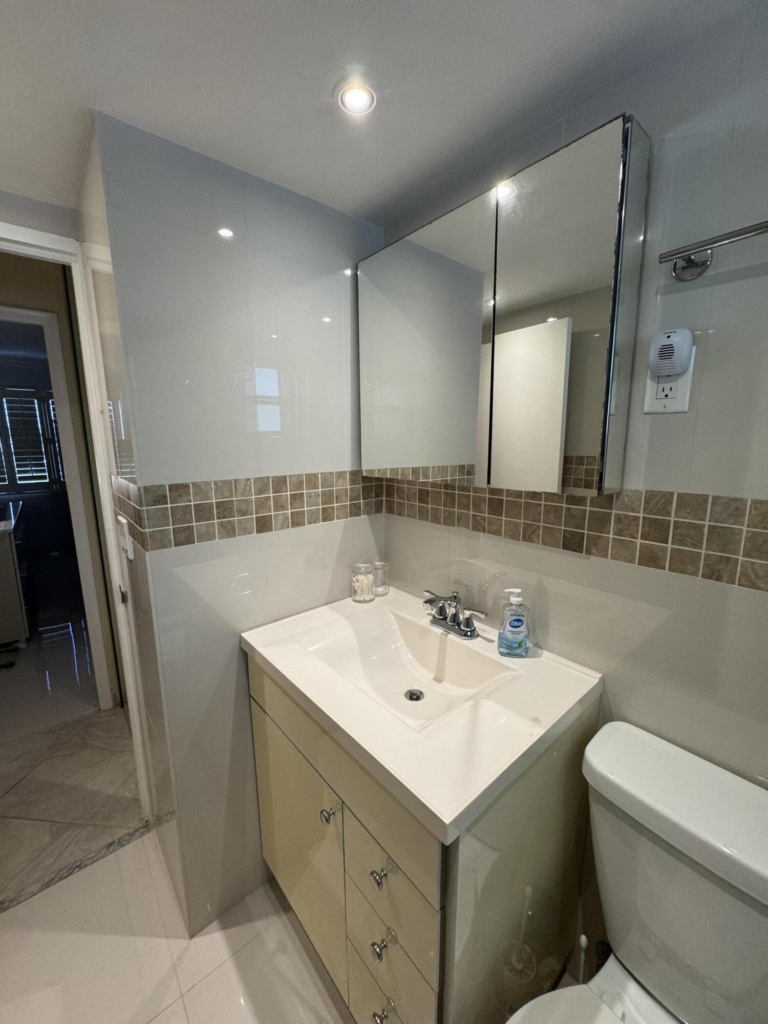 KINGS POINT IMPERIAL CONDO - Residential