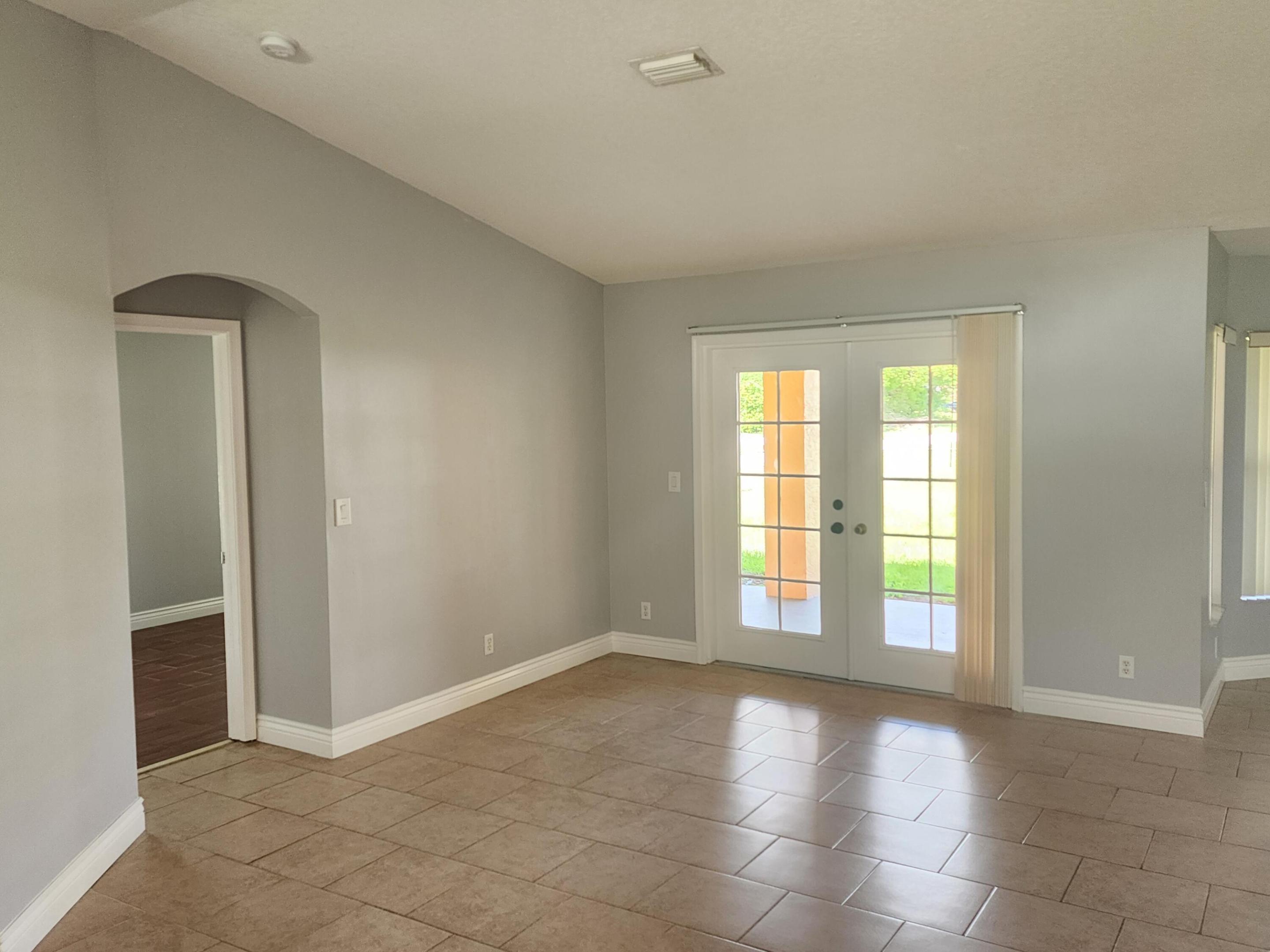 PORT ST LUCIE SECTION  22 - Residential Lease