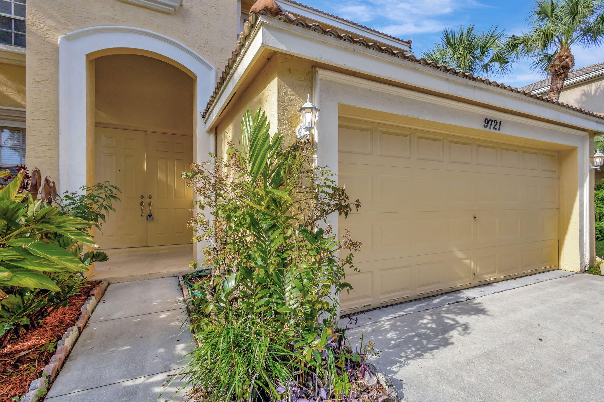 OLYMPIA 1 - Residential Lease
