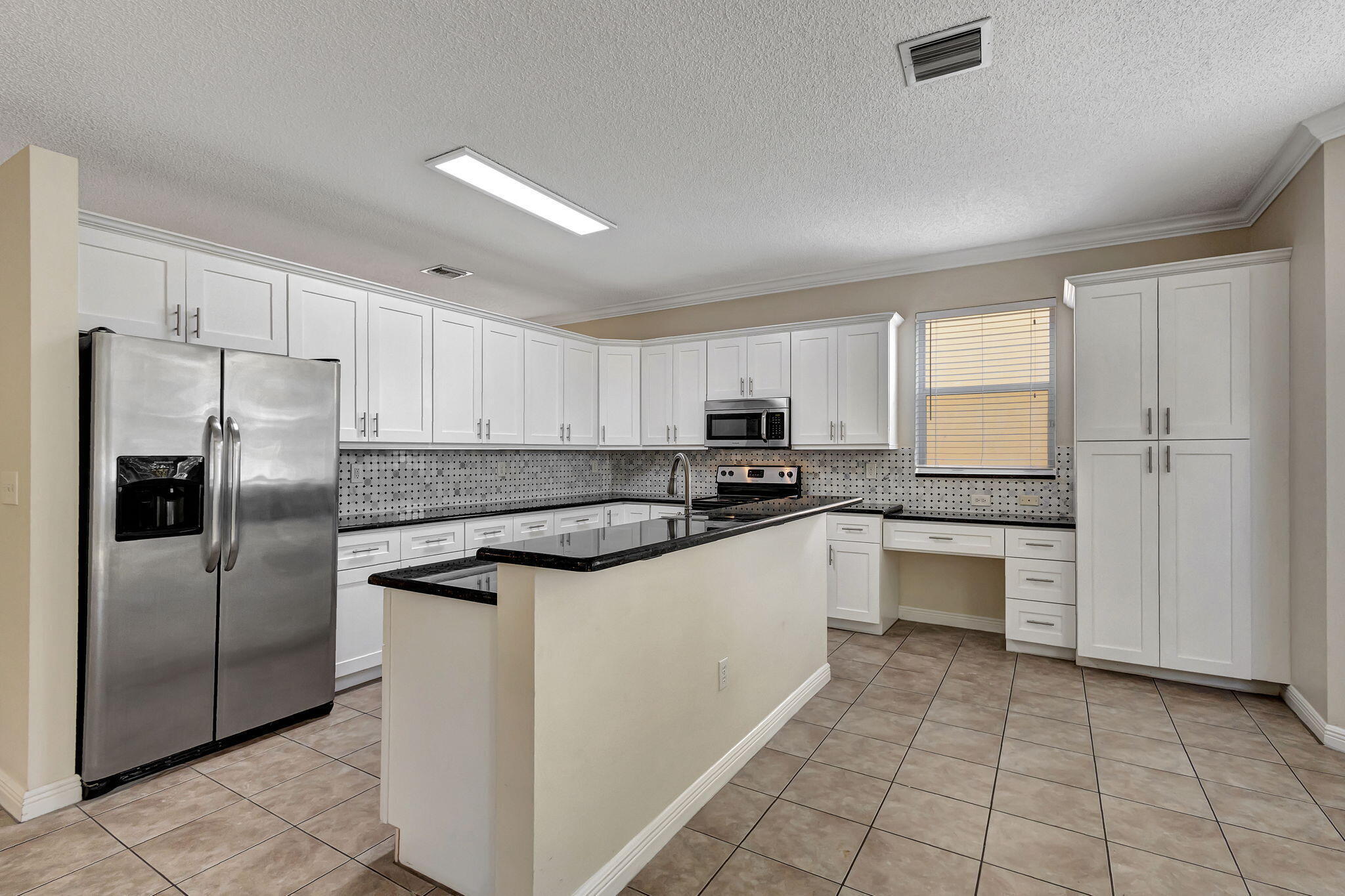 OLYMPIA 1 - Residential Lease