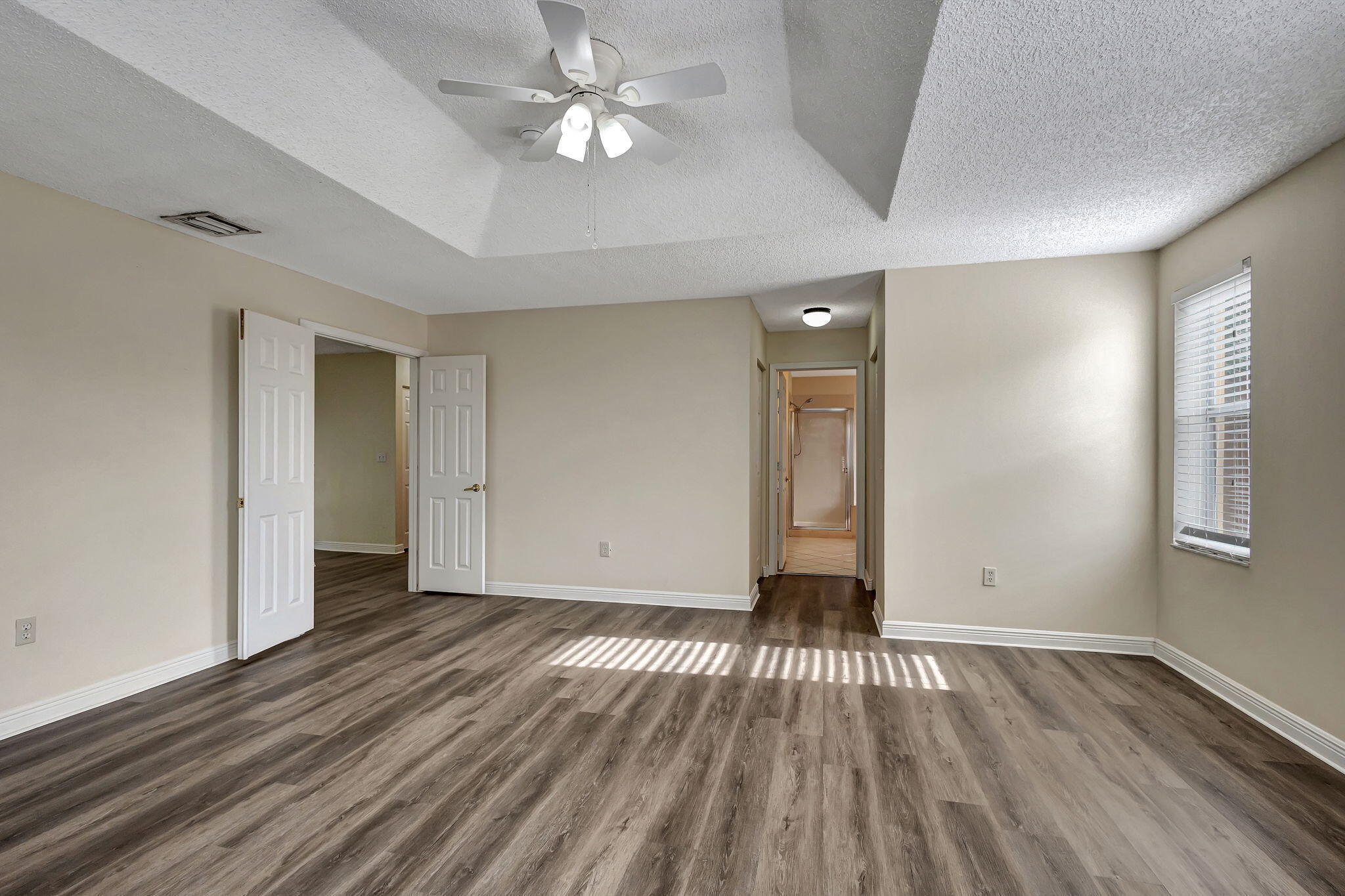 OLYMPIA 1 - Residential Lease