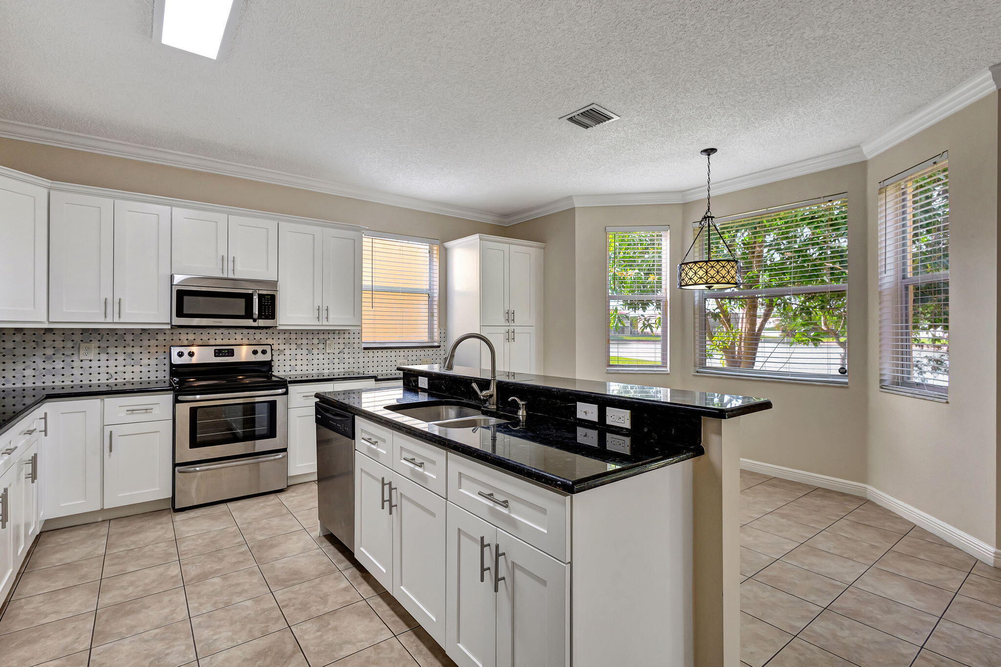 OLYMPIA 1 - Residential Lease