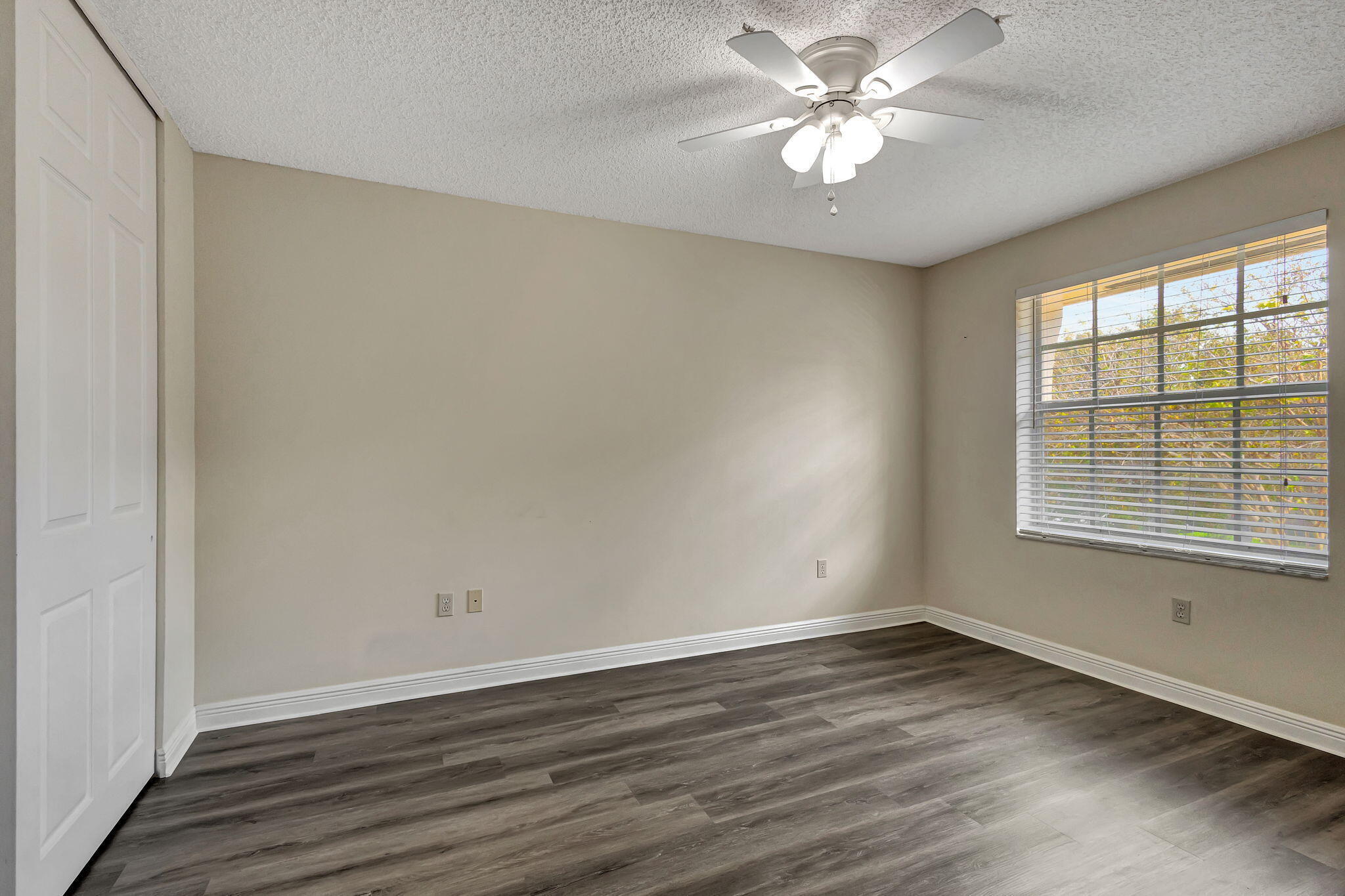OLYMPIA 1 - Residential Lease