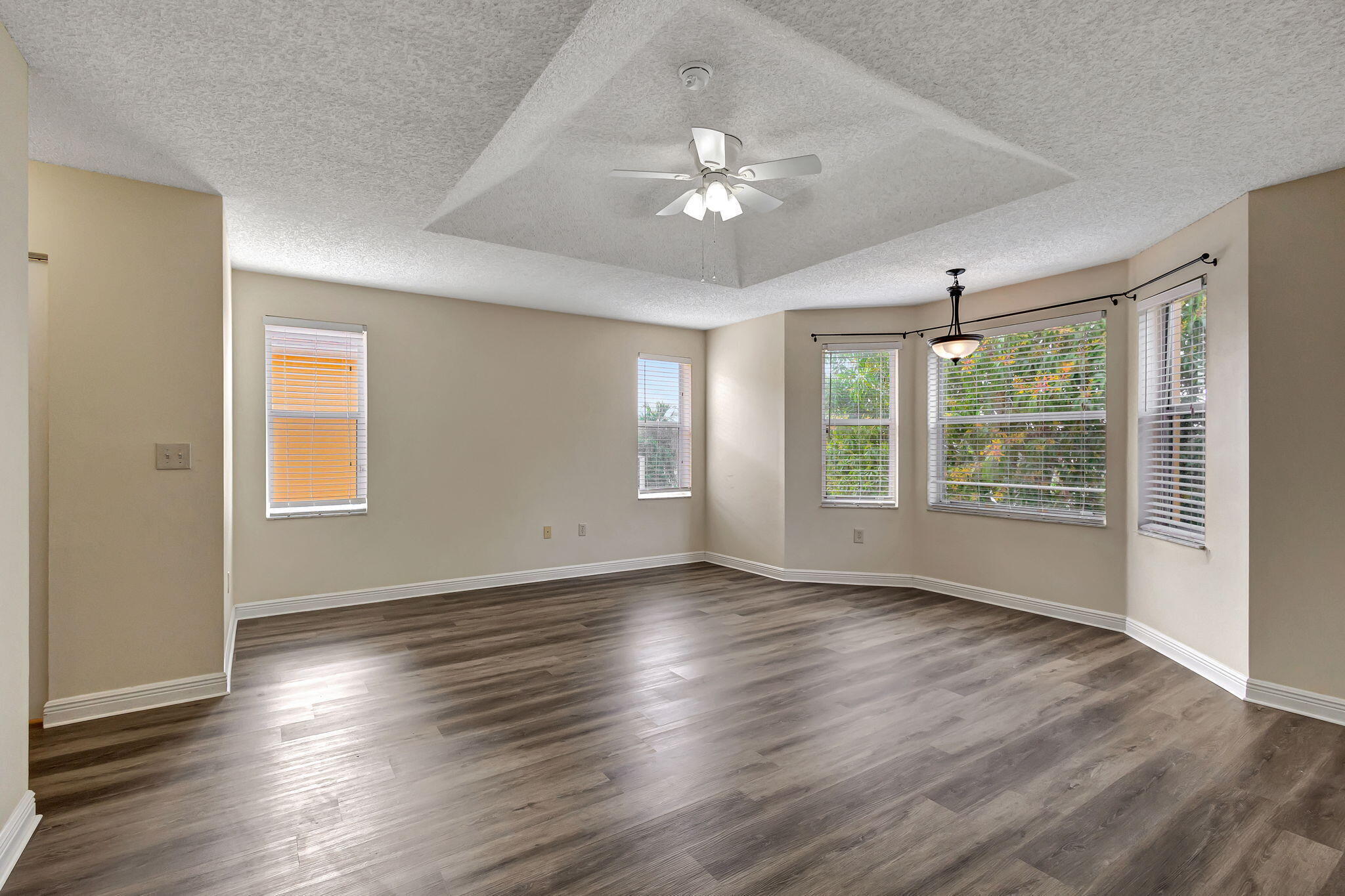 OLYMPIA 1 - Residential Lease
