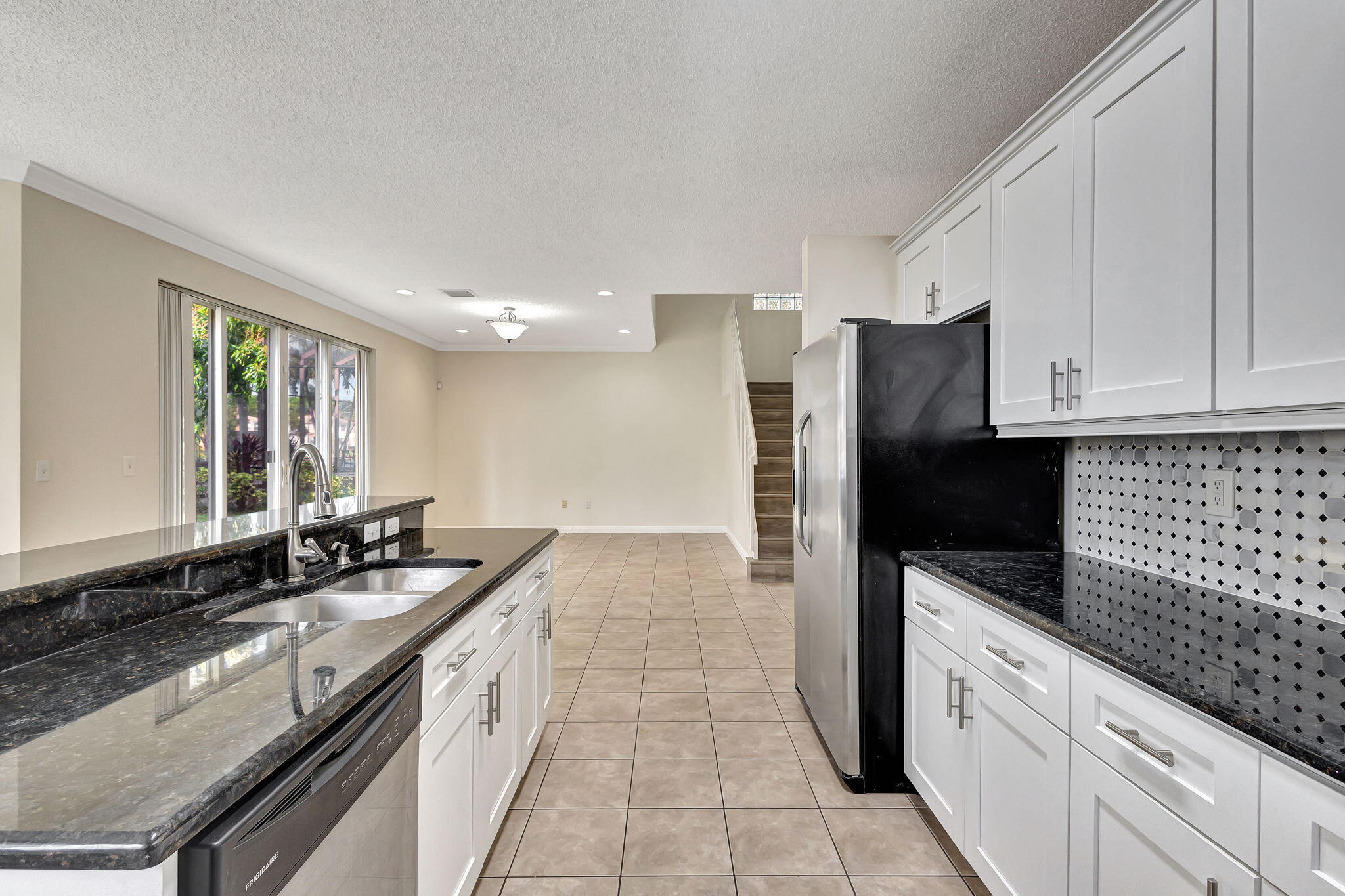 OLYMPIA 1 - Residential Lease