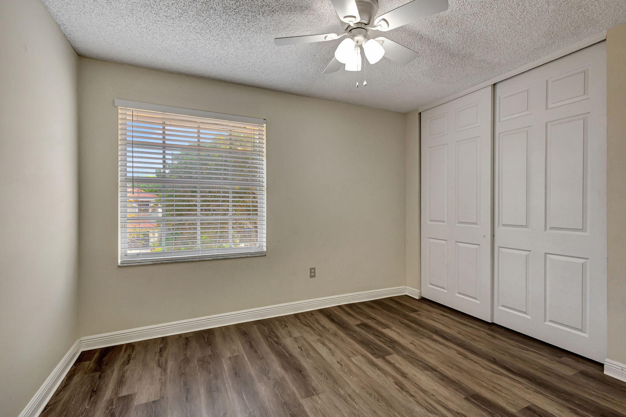 OLYMPIA 1 - Residential Lease