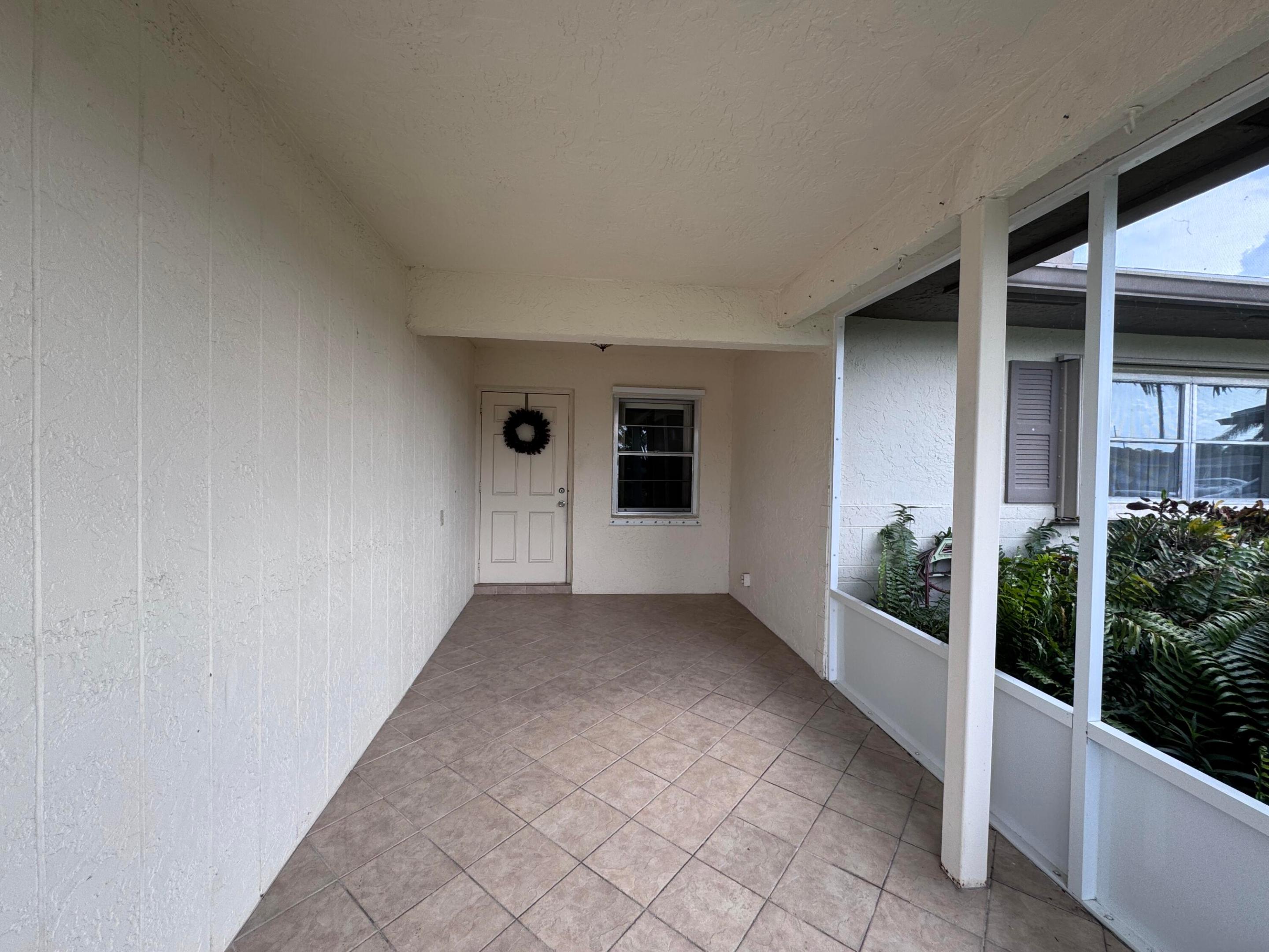 DELRAY VILLAS 5 - Residential