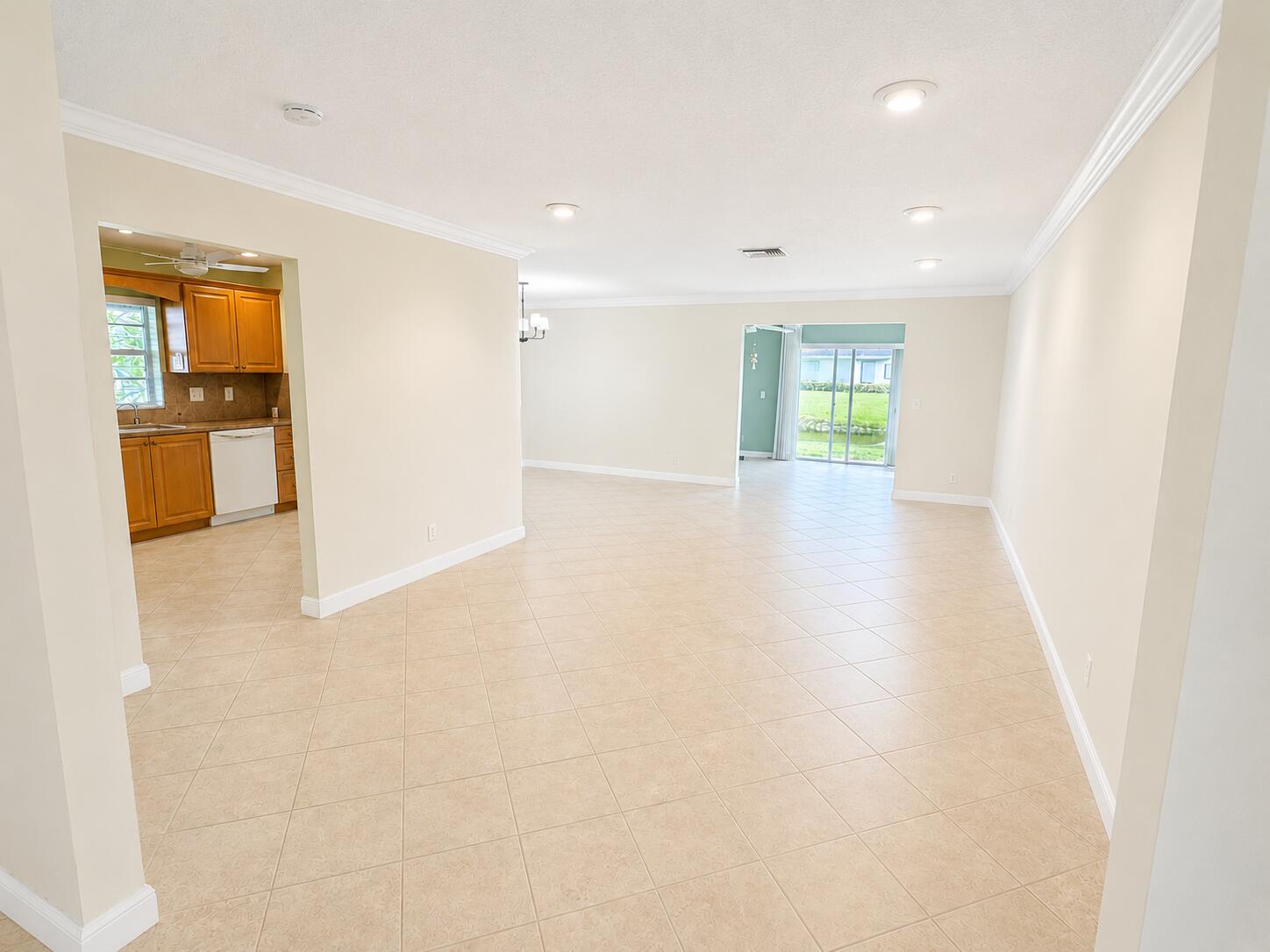 DELRAY VILLAS 5 - Residential