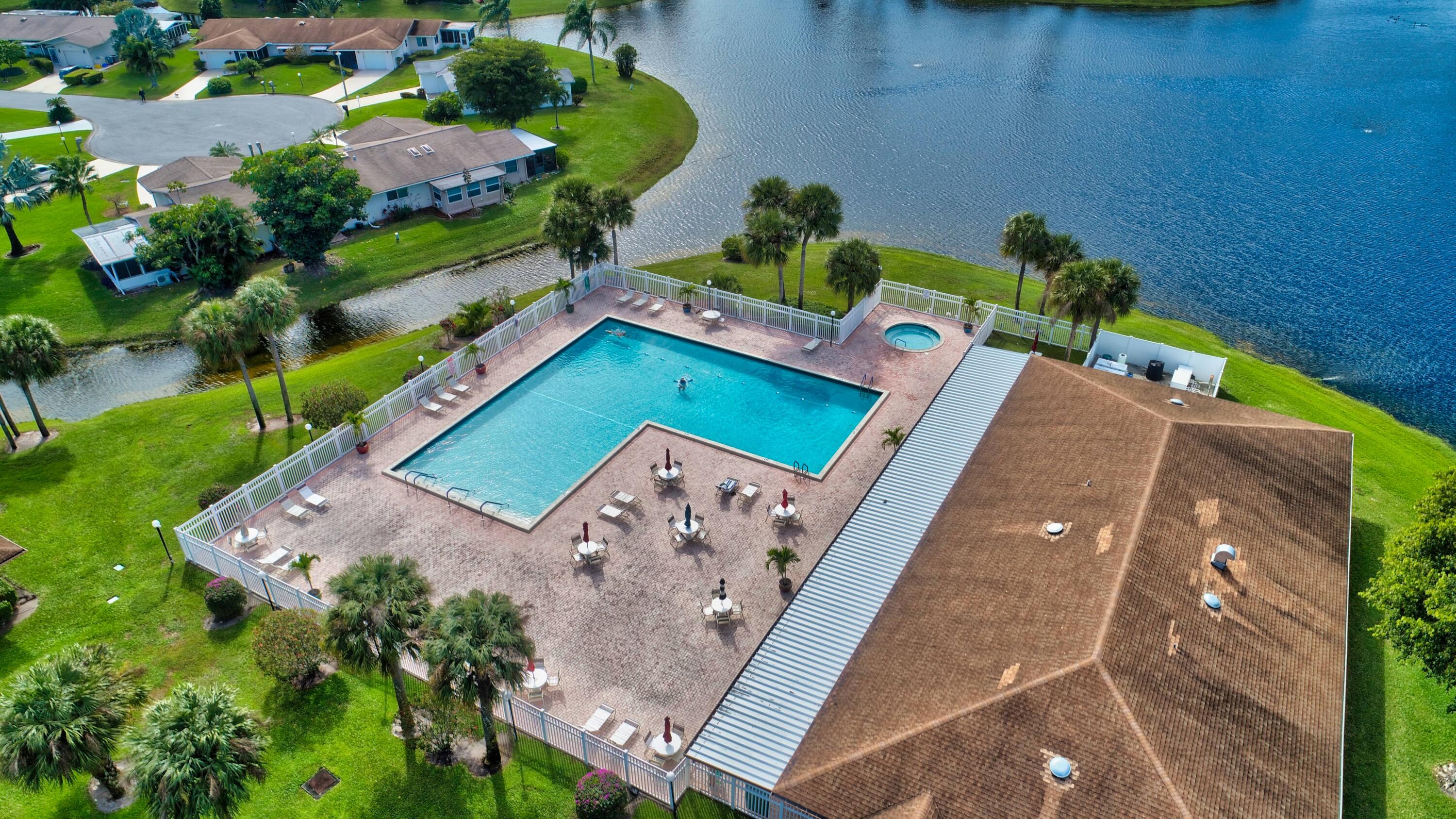 DELRAY VILLAS 5 - Residential