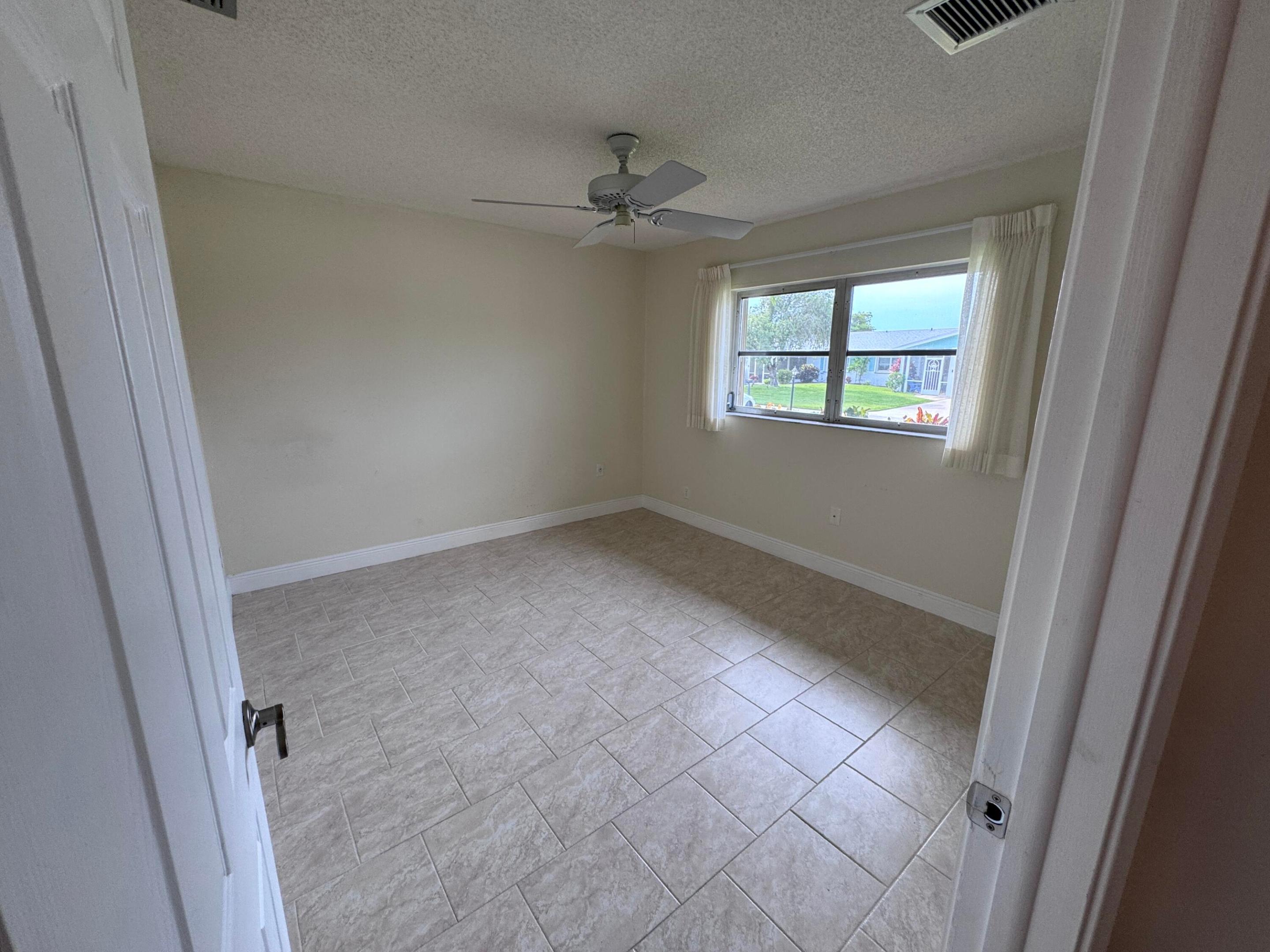 DELRAY VILLAS 5 - Residential