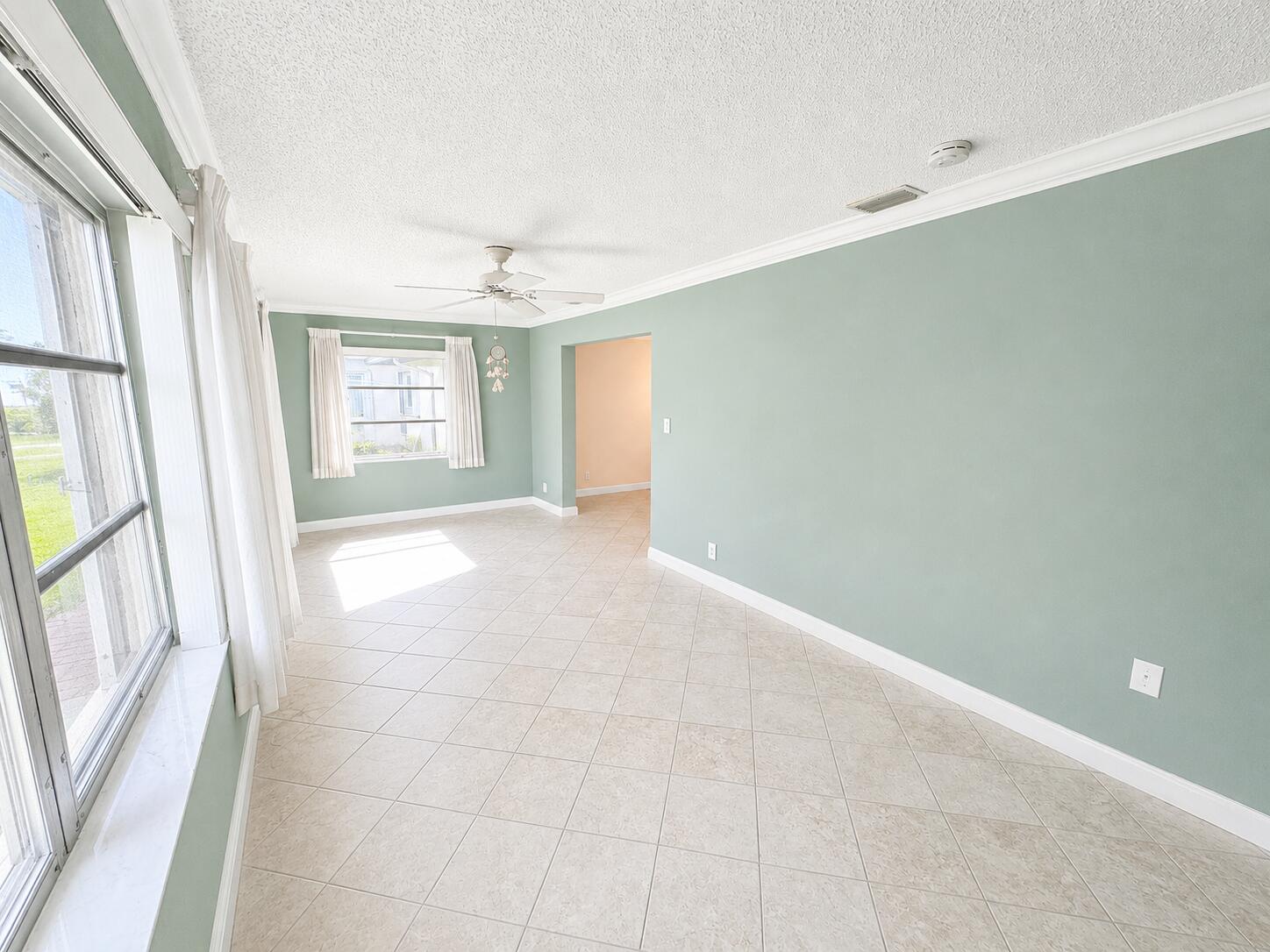 DELRAY VILLAS 5 - Residential