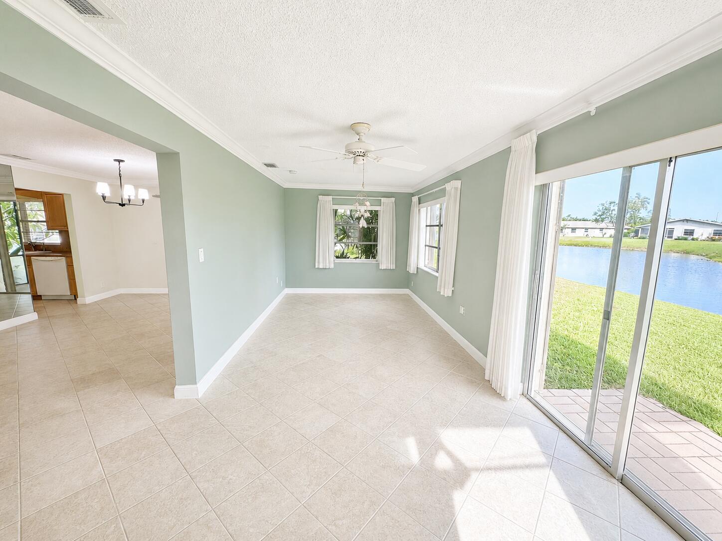 DELRAY VILLAS 5 - Residential