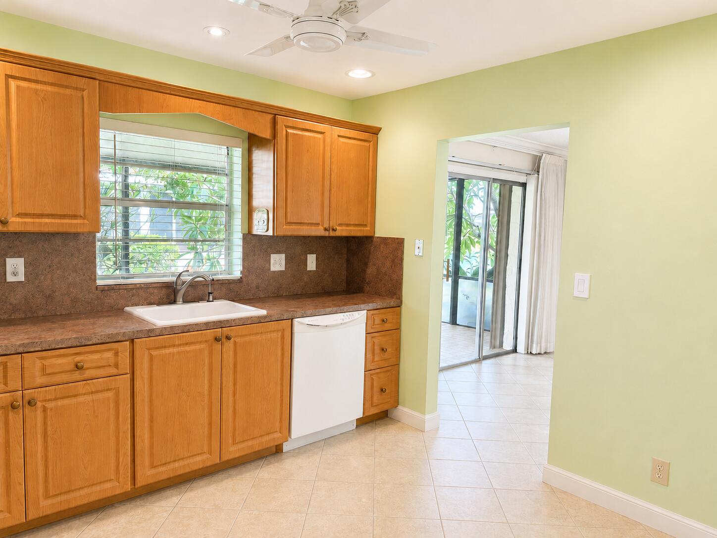DELRAY VILLAS 5 - Residential