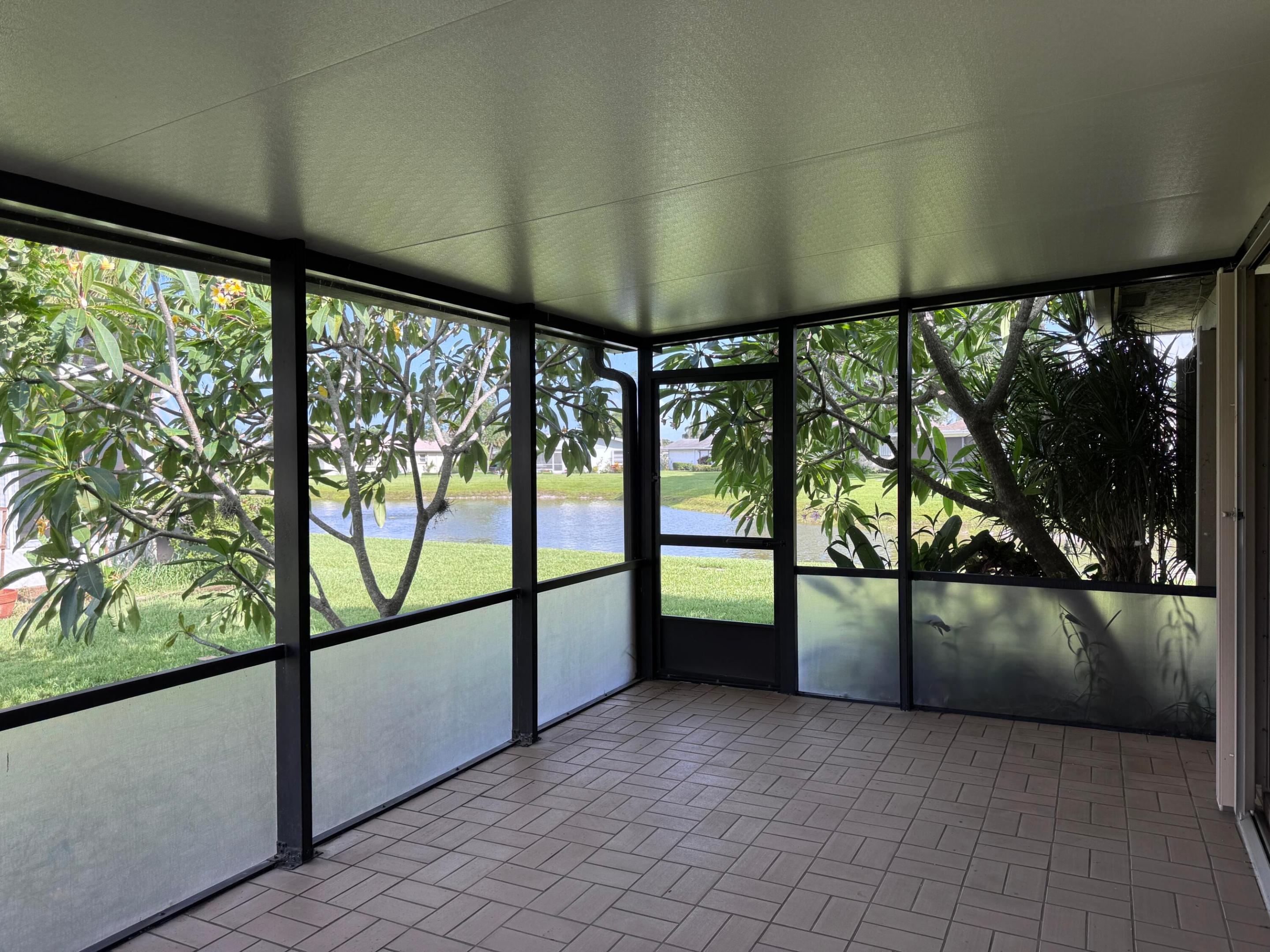 DELRAY VILLAS 5 - Residential