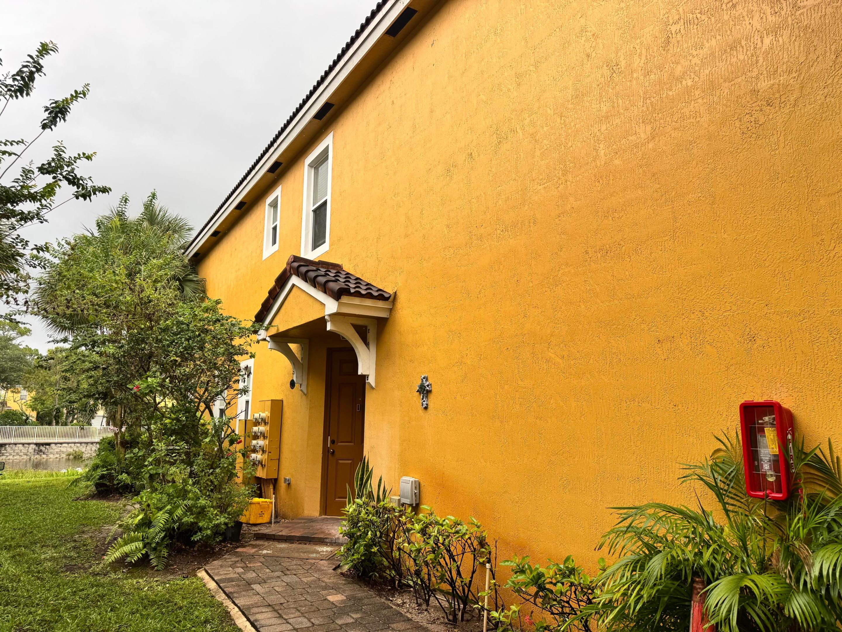 PIPERS CAY CONDO - Residential Lease