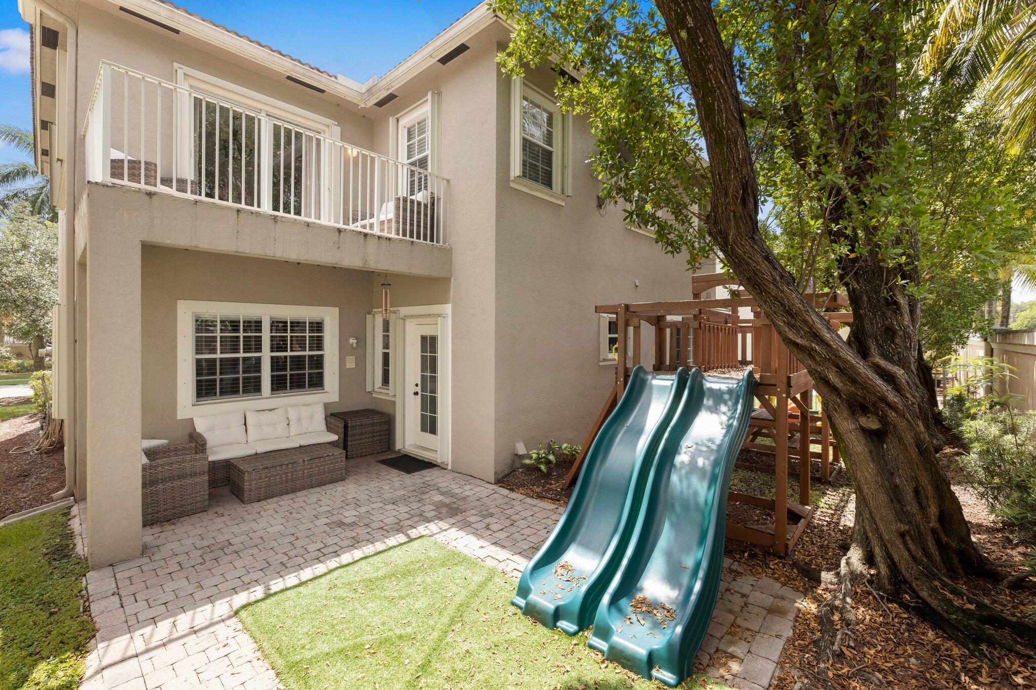 VIZCAYA AT LAKE CORAL SPRINGS - Residential
