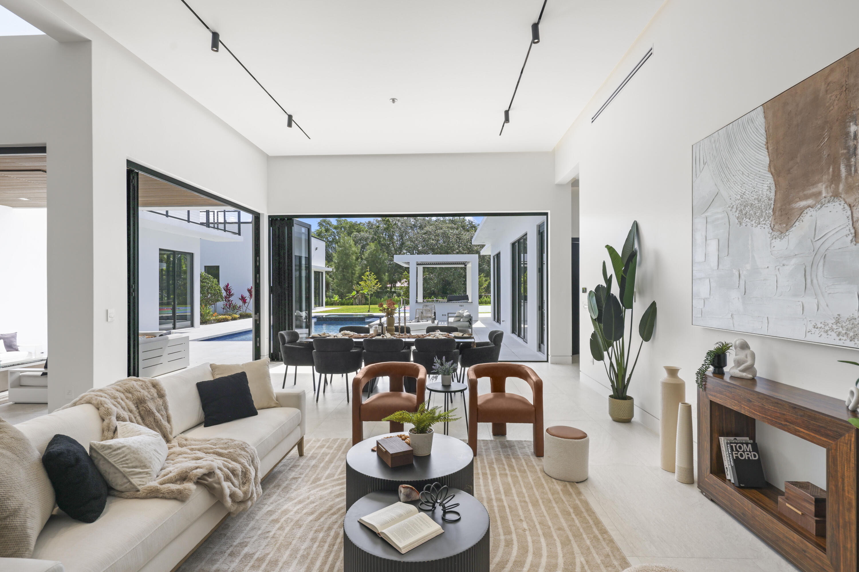 PINE TREE ESTATES - Residential