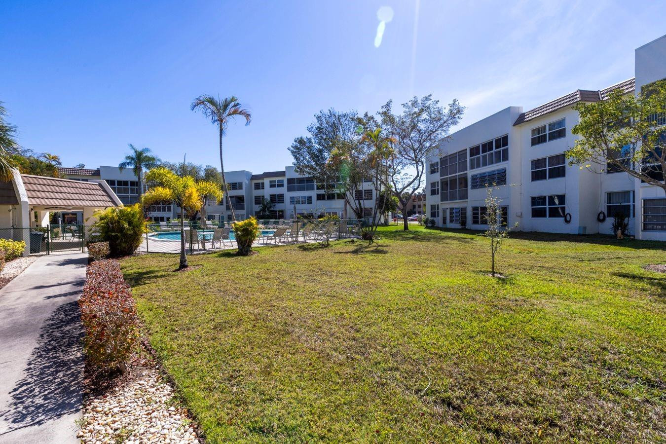 ROYAL PARK GARDENS - Residential
