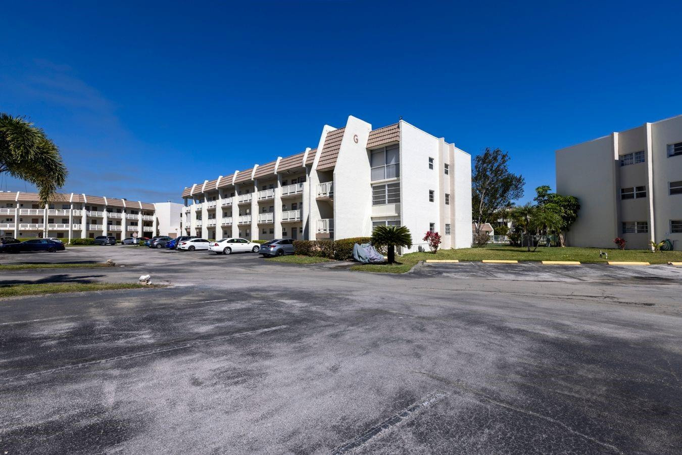 ROYAL PARK GARDENS - Residential
