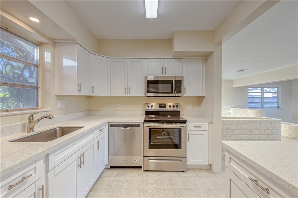 Lighthouse Point Estates - Residential