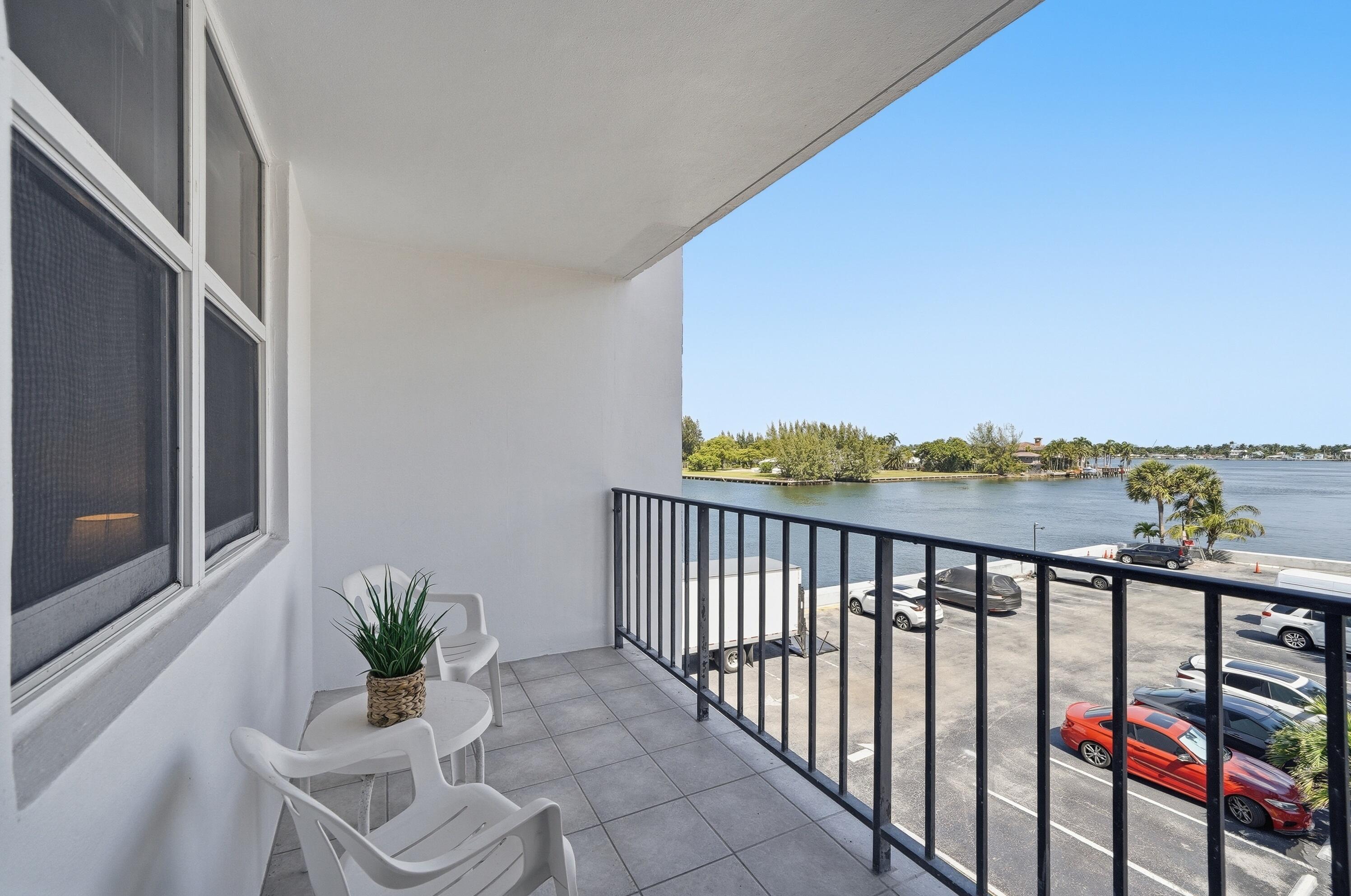 TRAFALGAR TOWERS CONDOMINIUM - Residential