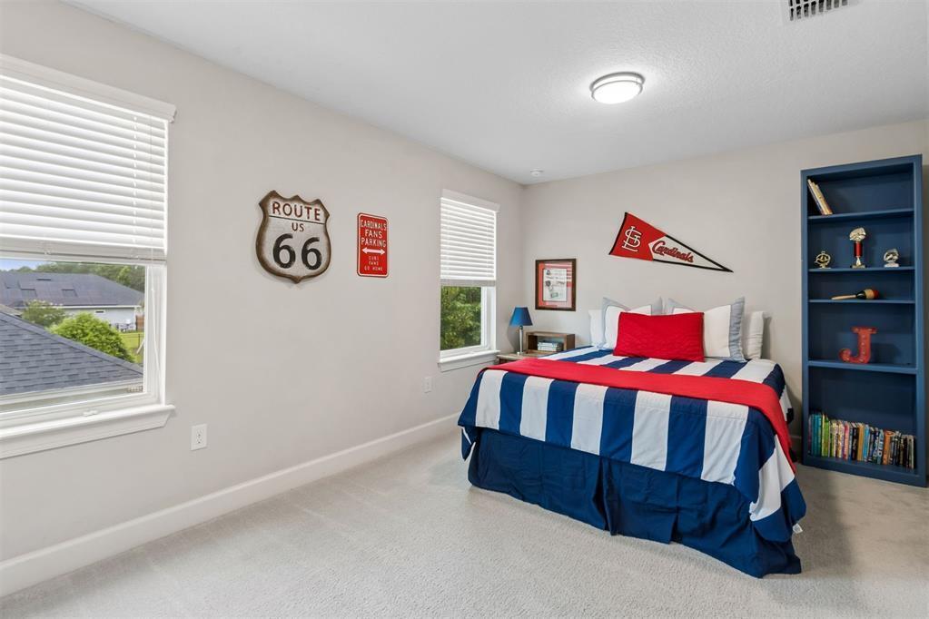 HAMPTON LAKES - Residential