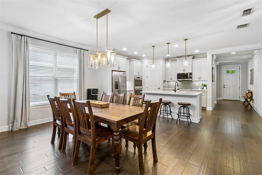 HAMPTON LAKES - Residential