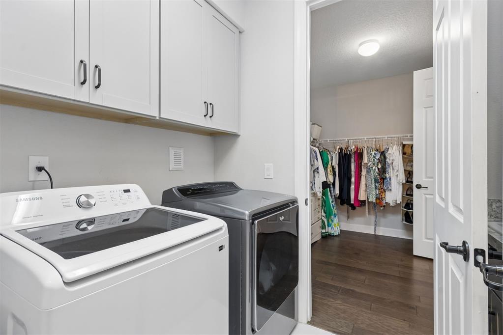 HAMPTON LAKES - Residential
