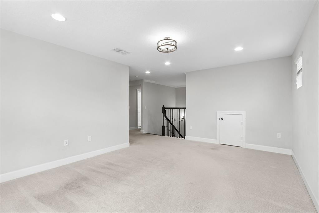 HAMPTON LAKES - Residential