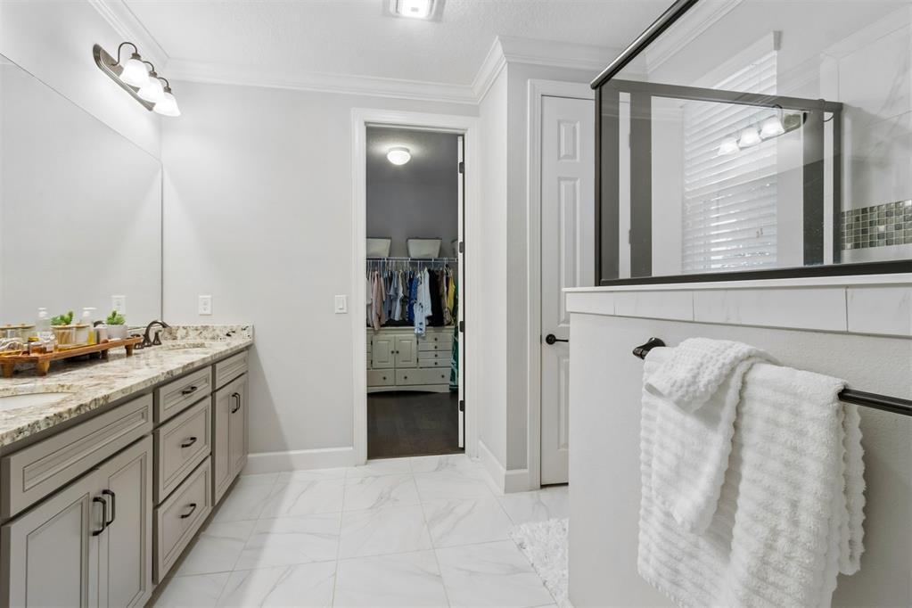 HAMPTON LAKES - Residential